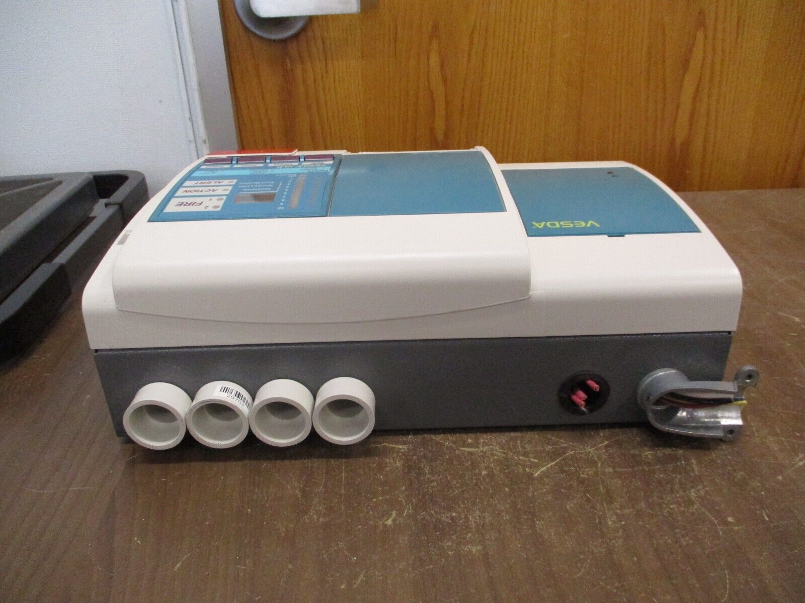 Xtralis Vesda VLP Aspirating Smoke Detector VLP-400 18-30VDC w/ Keypad Used