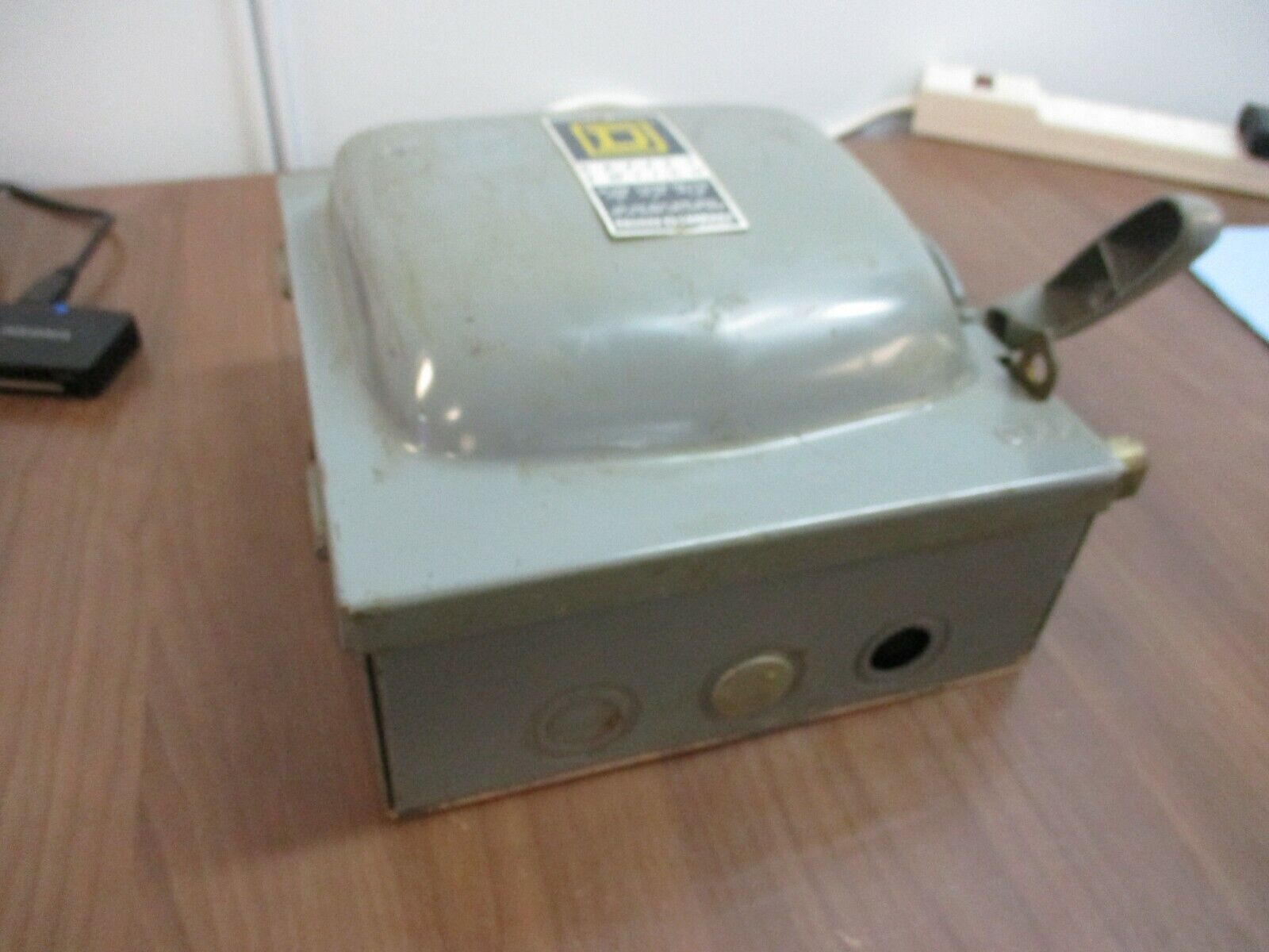Square D Fusible Safety Switch/Disconnect H 321 N 30A 240V 3Ph Used