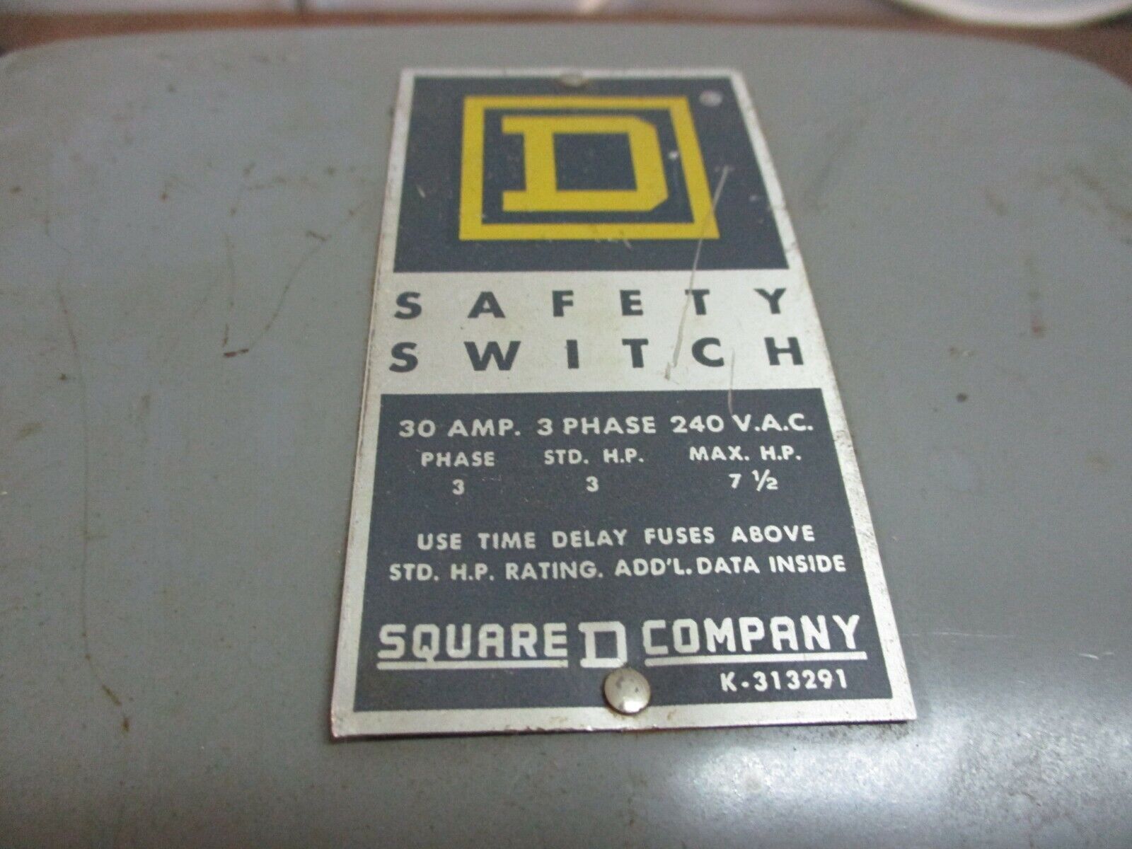 Square D Fusible Safety Switch/Disconnect H 321 N 30A 240V 3Ph Used