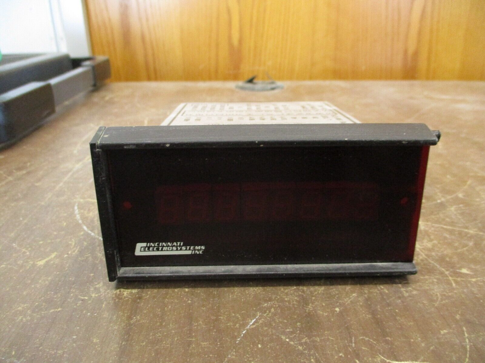 Cincinnati Electrosystems 7-Segment Display 4161-8-24 *Broken Cover* Used