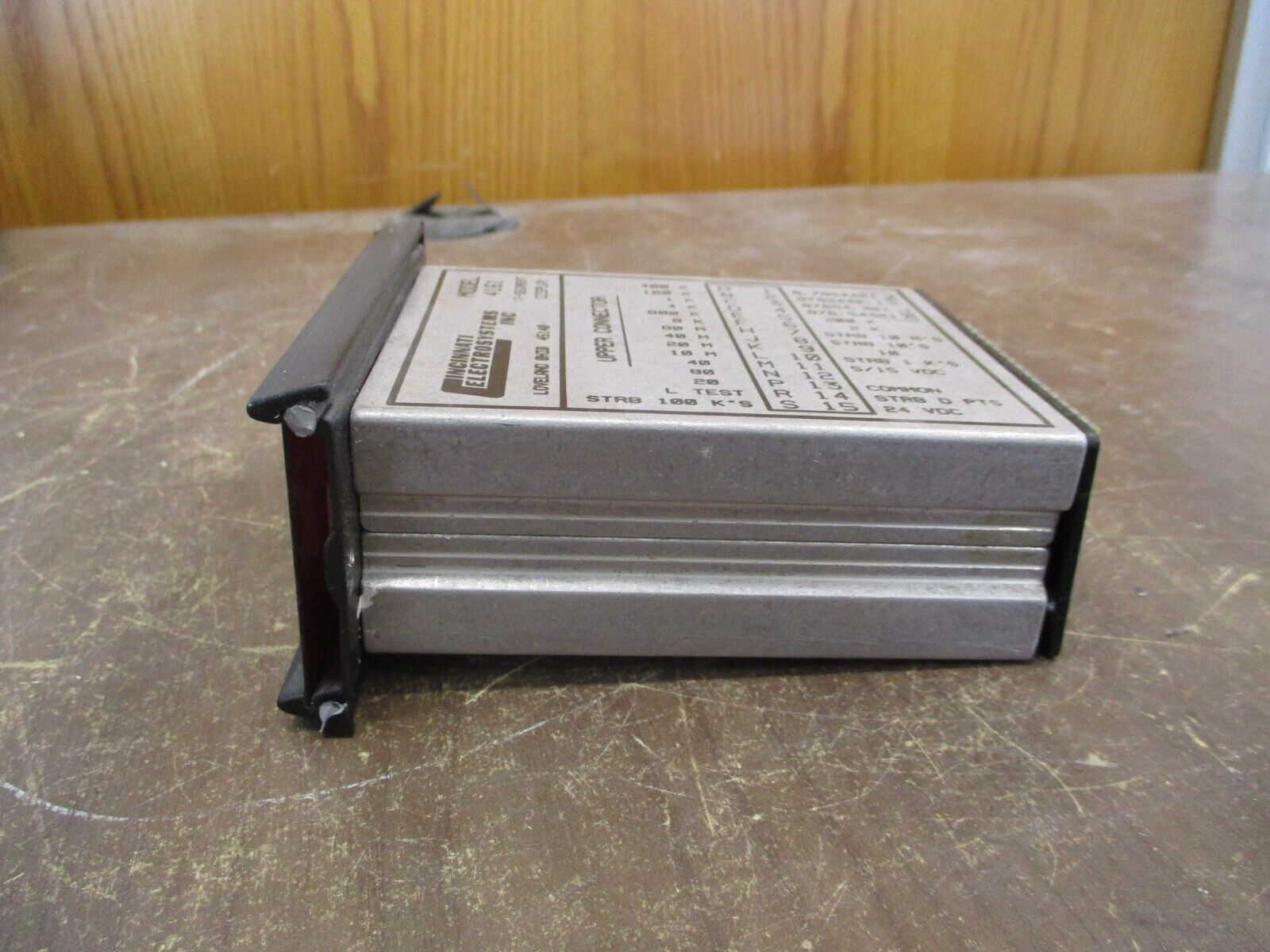 Cincinnati Electrosystems 7-Segment Display 4161-8-24 *Broken Cover* Used