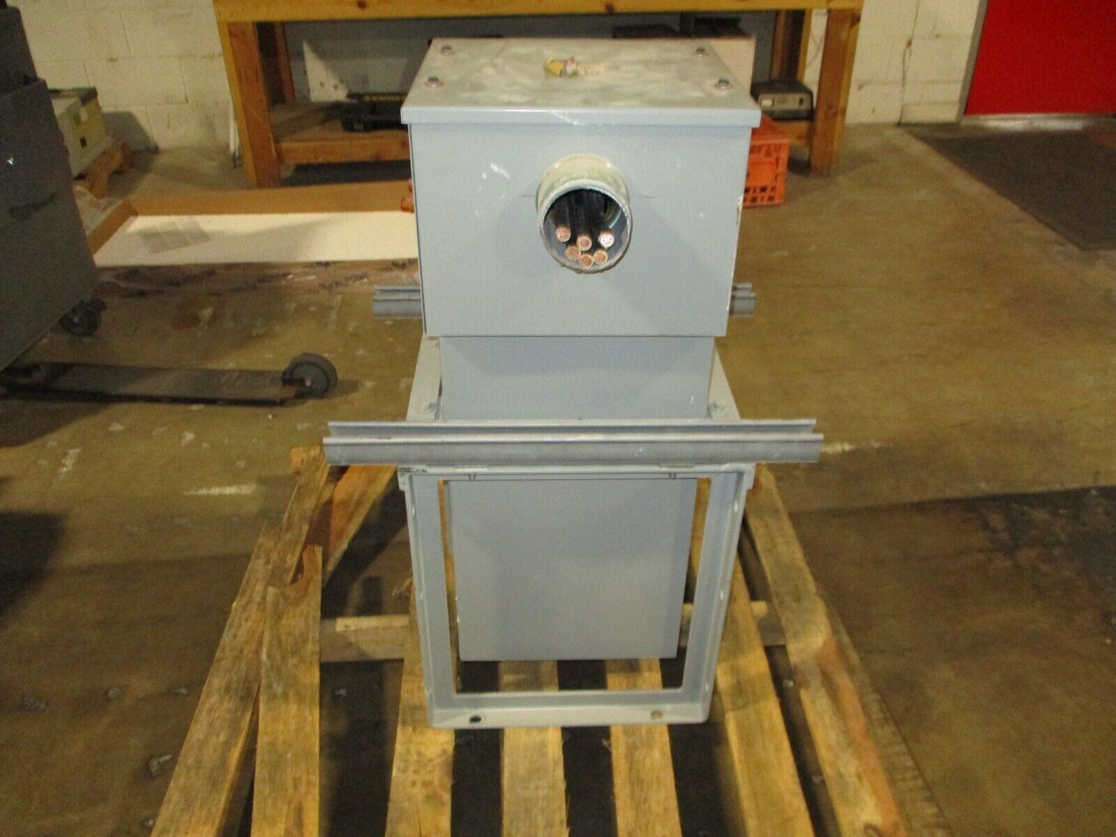 Cornell Dubilier Capacitor ICS2200F33L 200KVAR 480V 60Hz 3Ph Used