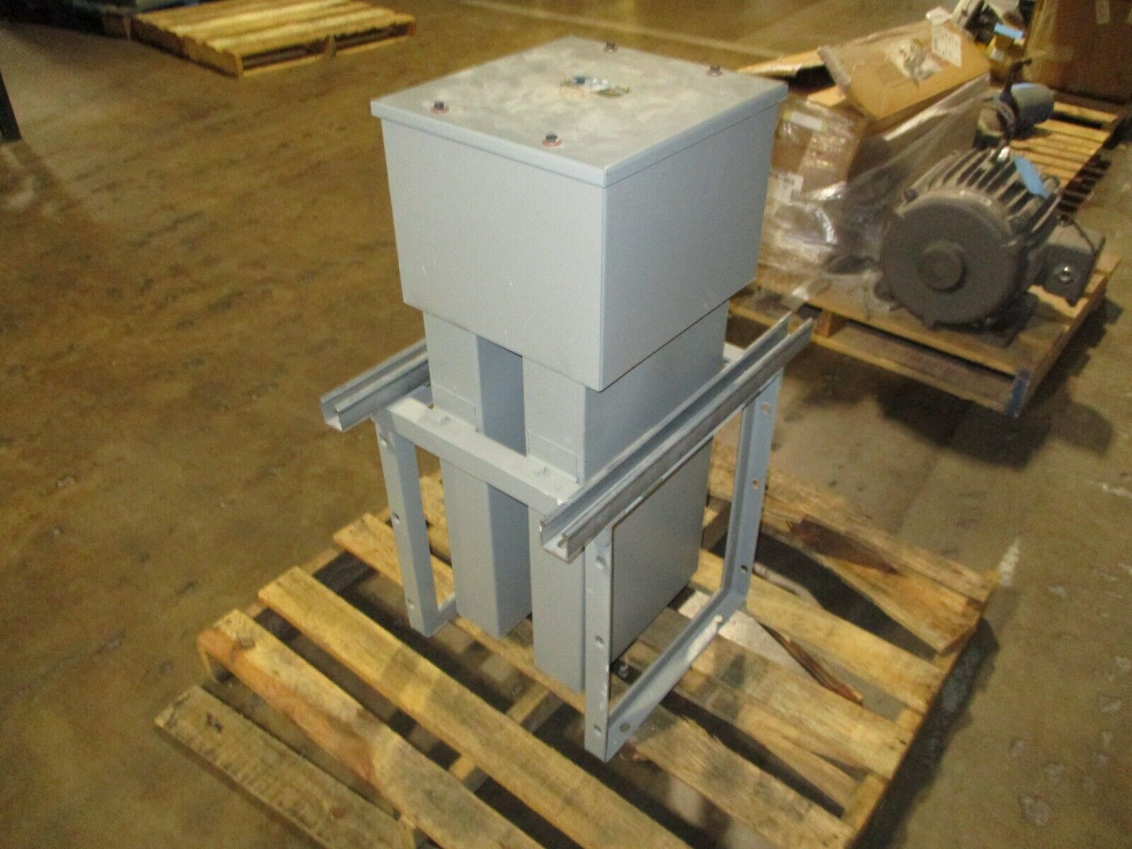 Cornell Dubilier Capacitor ICS2200F33L 200KVAR 480V 60Hz 3Ph Used