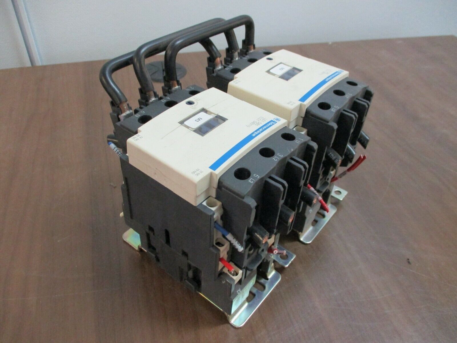 Telemecanique Reversing Contactor, LC1 D8011, 120V Coil, 110A Used