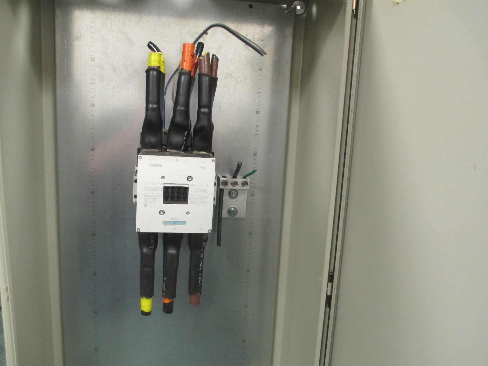 Siemens Sirius Contact, 3RT1075-6 ...6, 400A 600V, 48"x24"x12" Nema 4 Enclosure
