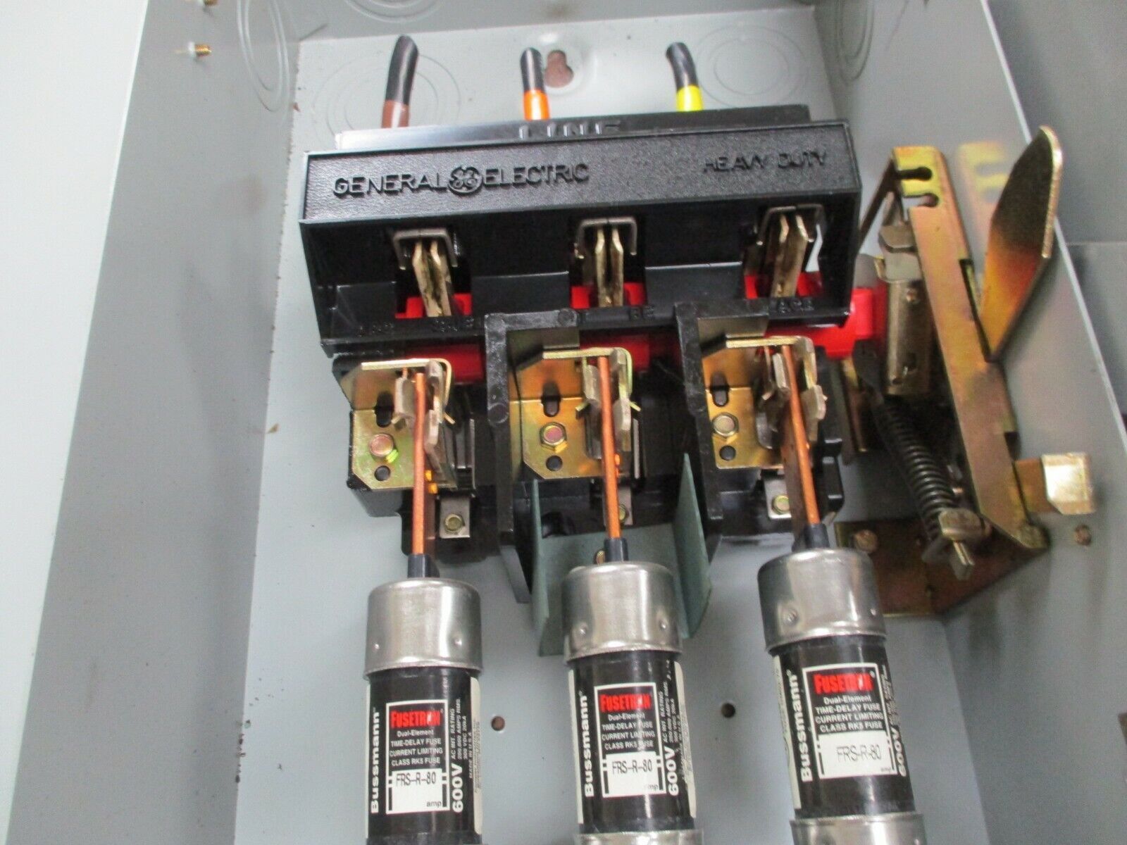 GE Fusible Safety Switch/Disconnect TH3363 100A 600V Type 1 Enclosure Used