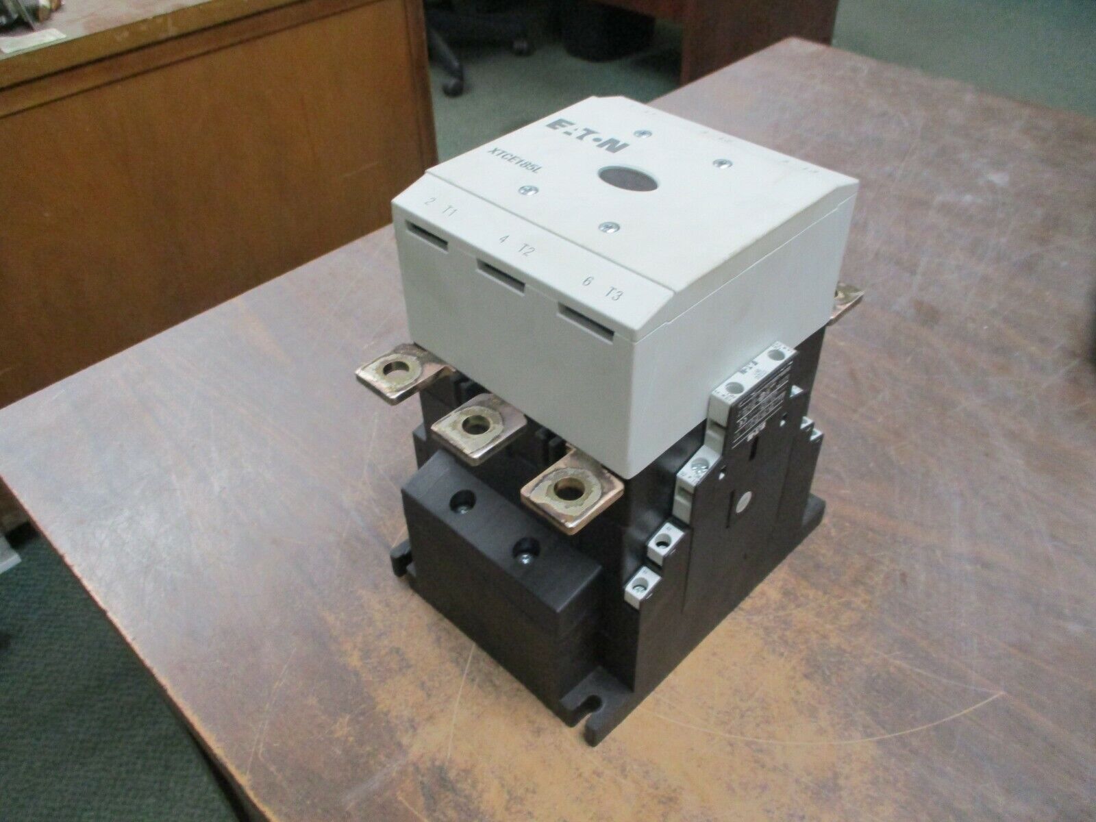 Eaton Contactor XTCE185L 24-48V DC Coil 225A 600V Used