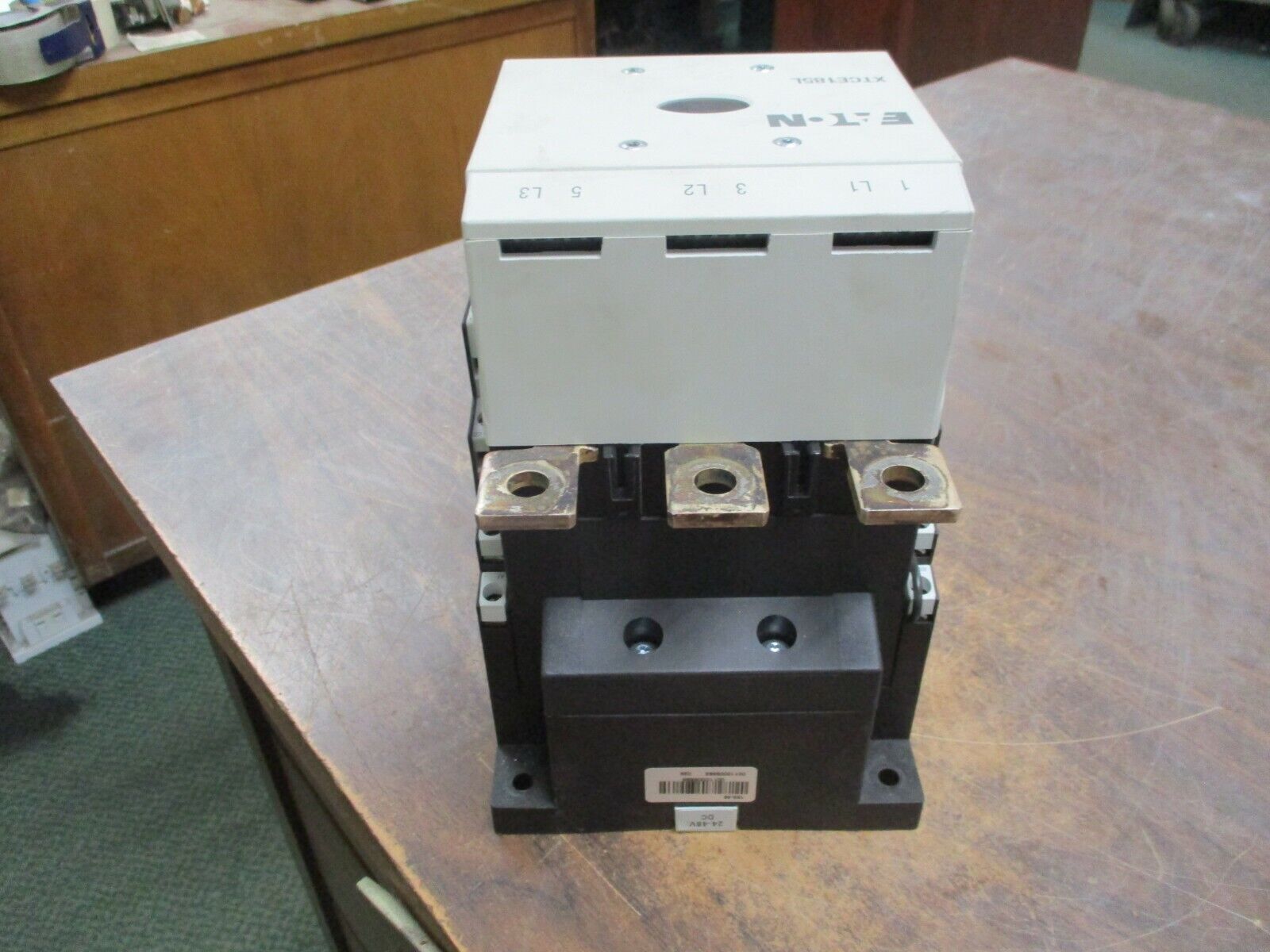 Eaton Contactor XTCE185L 24-48V DC Coil 225A 600V Used