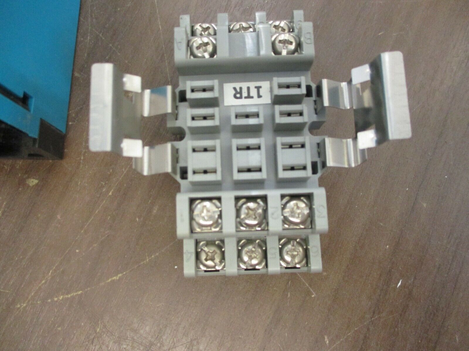 IDEC Electronic Timer RTE-BN1 120V 50/60Hz w/ Base Used