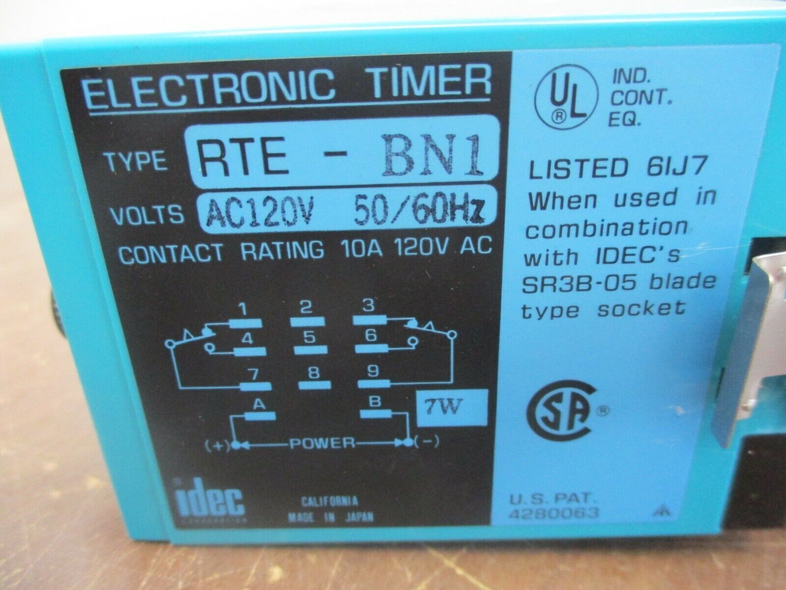 IDEC Electronic Timer RTE-BN1 120V 50/60Hz w/ Base Used