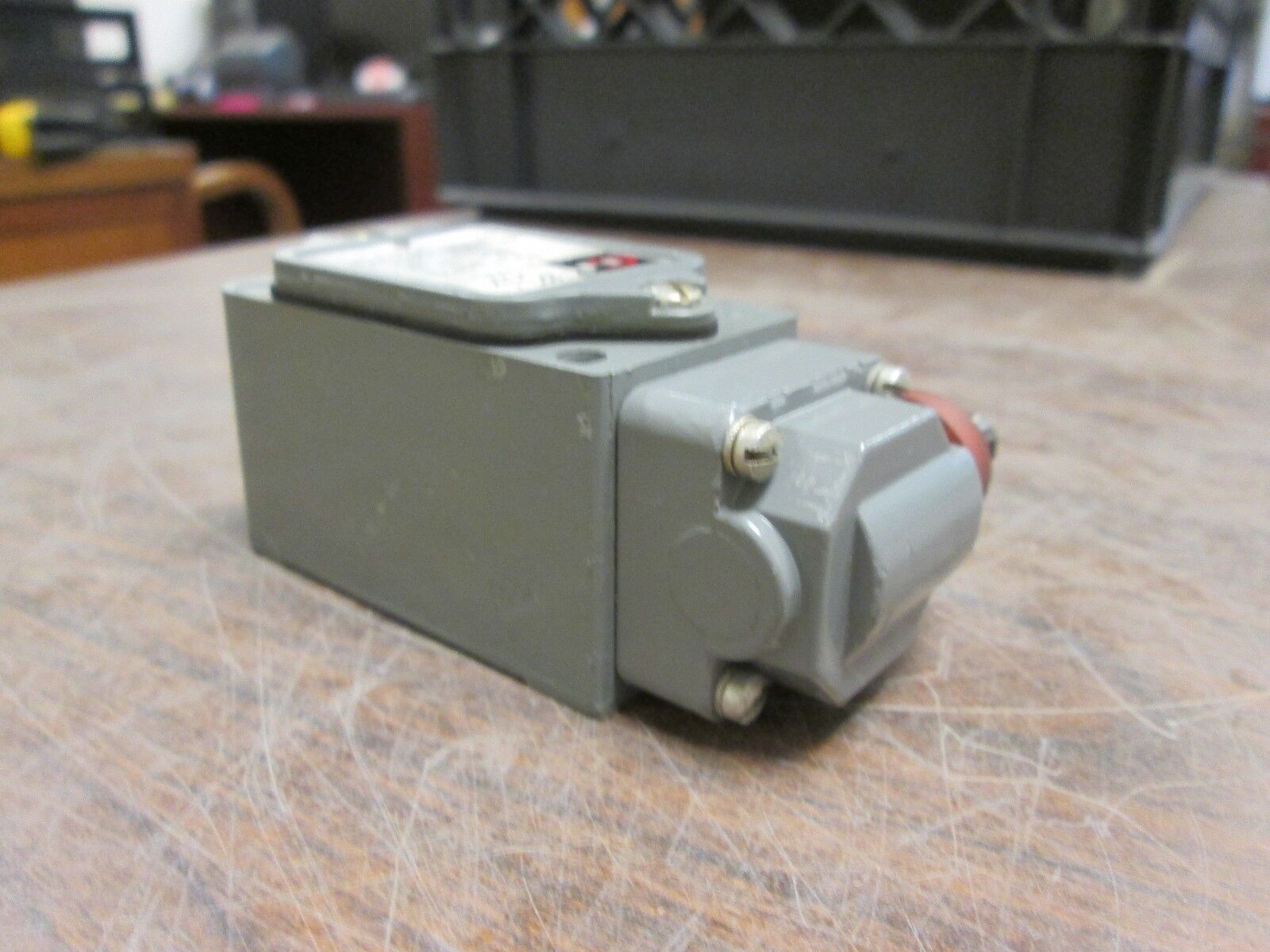 Cutler-Hammer Limit Switch 10316H284C 600VAC Used