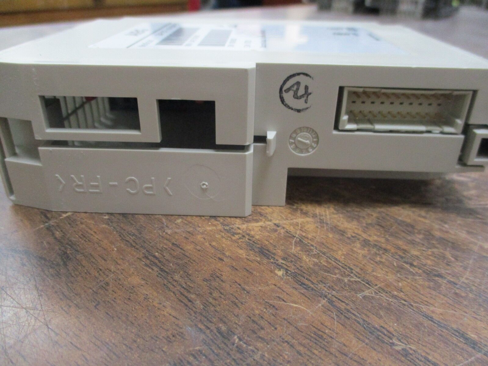 AEG Modicon Discrete Output Module DAP 217/AS-BDAP-217 16x5-24VDC True Low Used