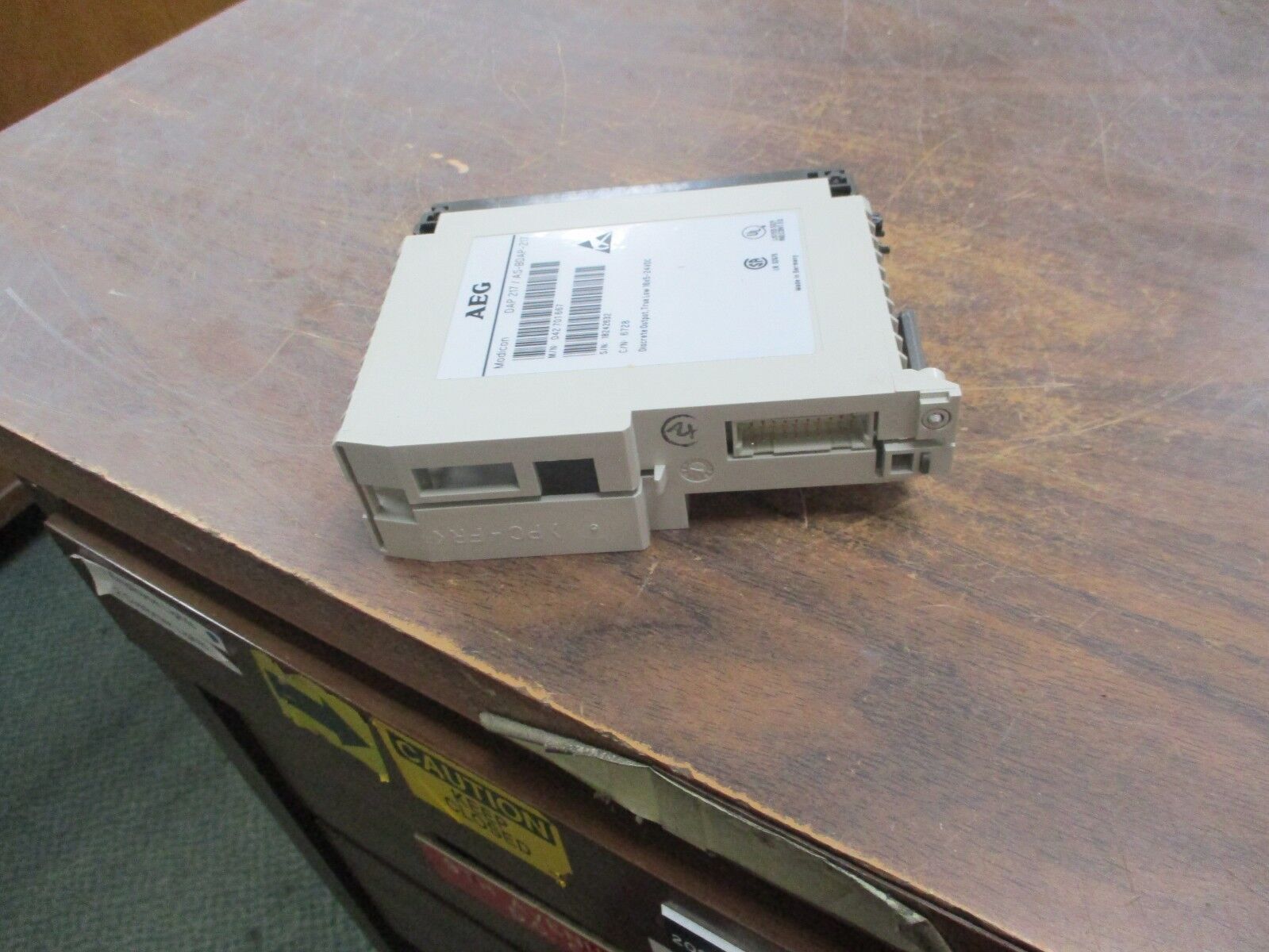 AEG Modicon Discrete Output Module DAP 217/AS-BDAP-217 16x5-24VDC True Low Used