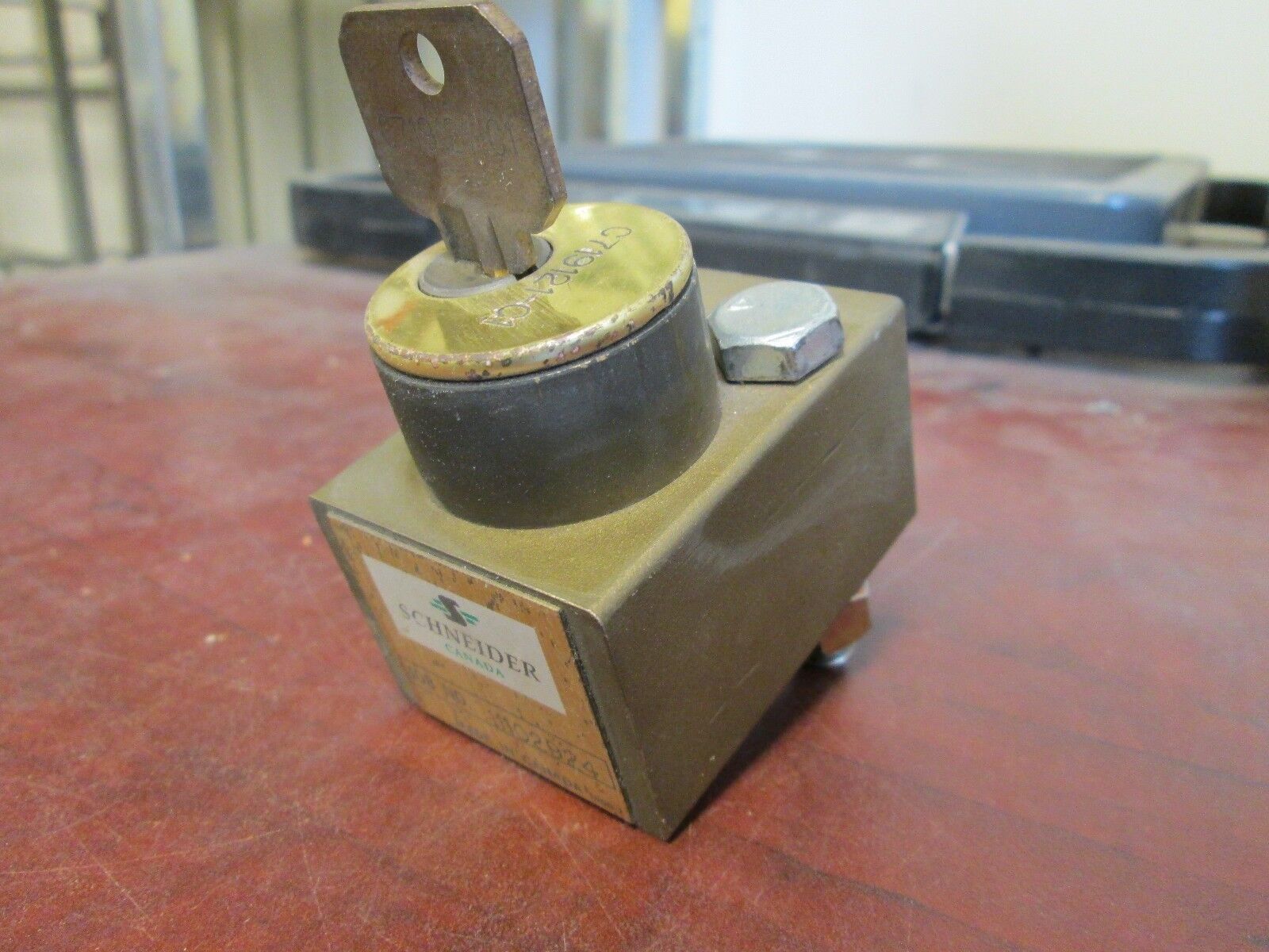 Schneider Lock 11102924 Stab Length: 0" to 3/4" Used