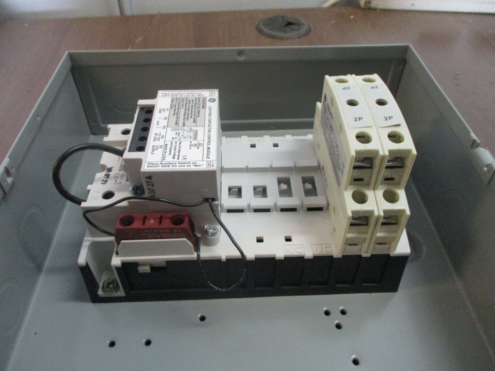 GE Enclosed Mechanically Held Lighting Contactor CR463M20BNA10A0 265-277V Coil