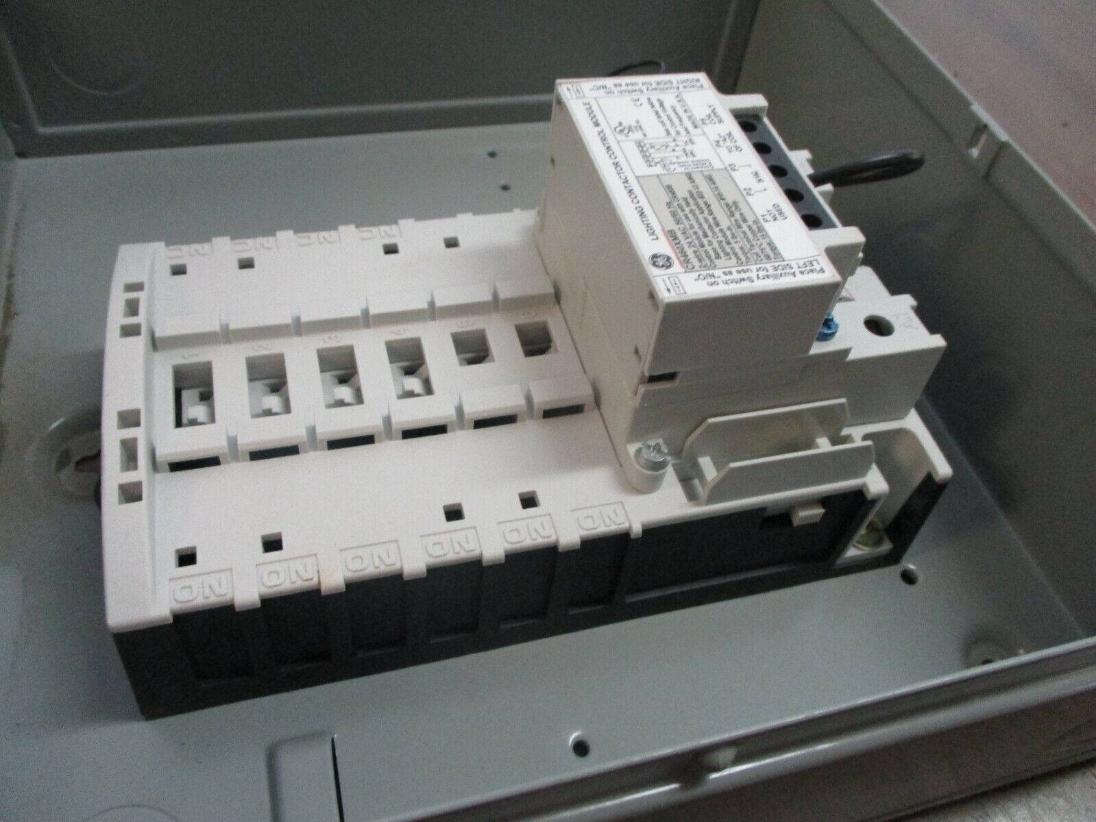 GE Enclosed Mechanically Held Lighting Contactor CR463M20BNA10A0 265-277V Coil,