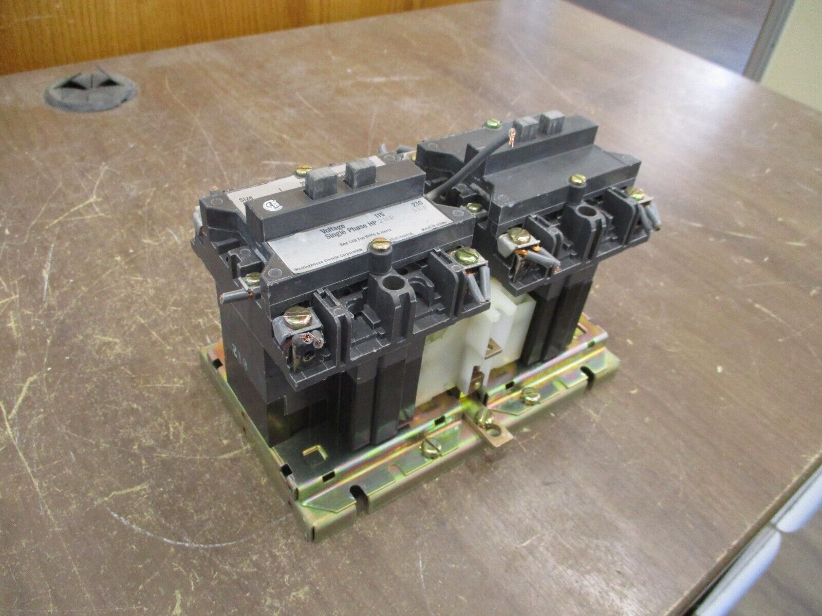 Westinghouse Size 1 Reversing Contactor A211KIBA Model B 120V Coil 27A 115-230V
