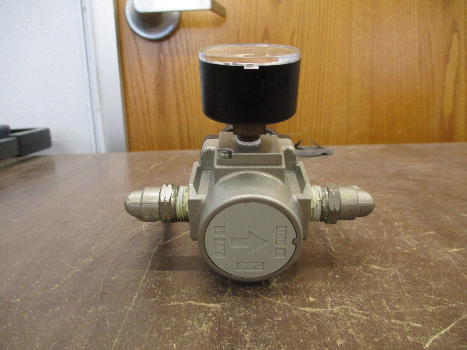 SMC Regulator AR30-N03-Z 7-125PSI Used