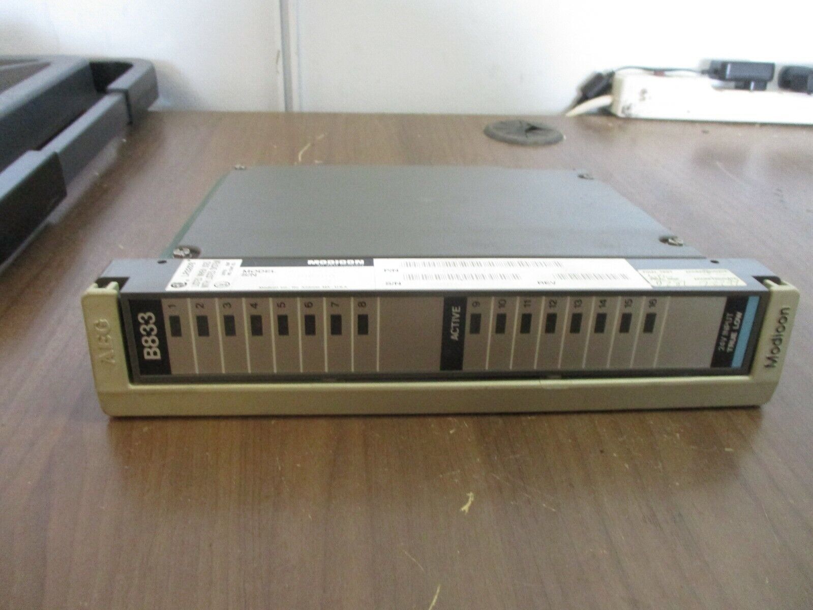 AEG Modicon True Low Input Module AS-B833-016 24V Used