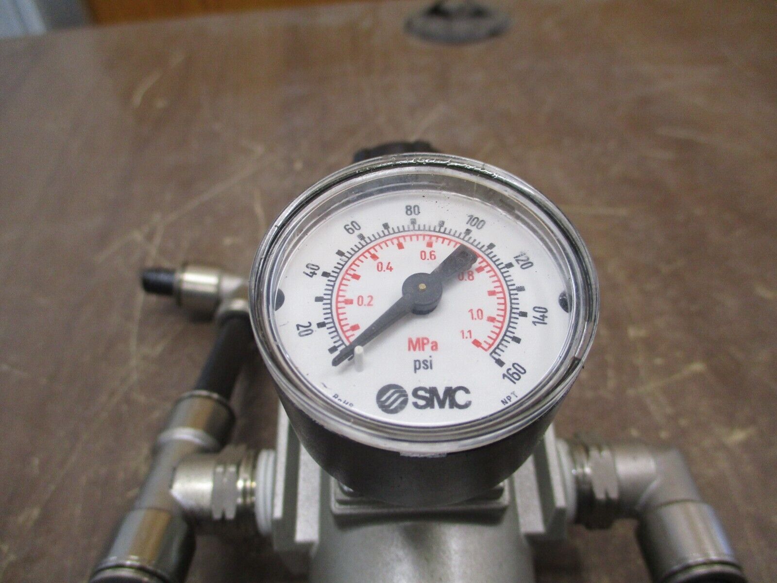 SMC Regulator AR30-N03-Z 7-125PSI Used