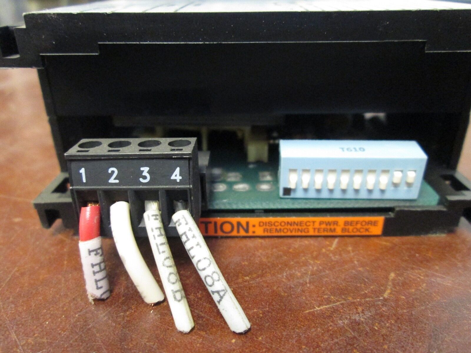 Red Lion Controls Digital Process Voltmeter APLPV400 115VAC Used