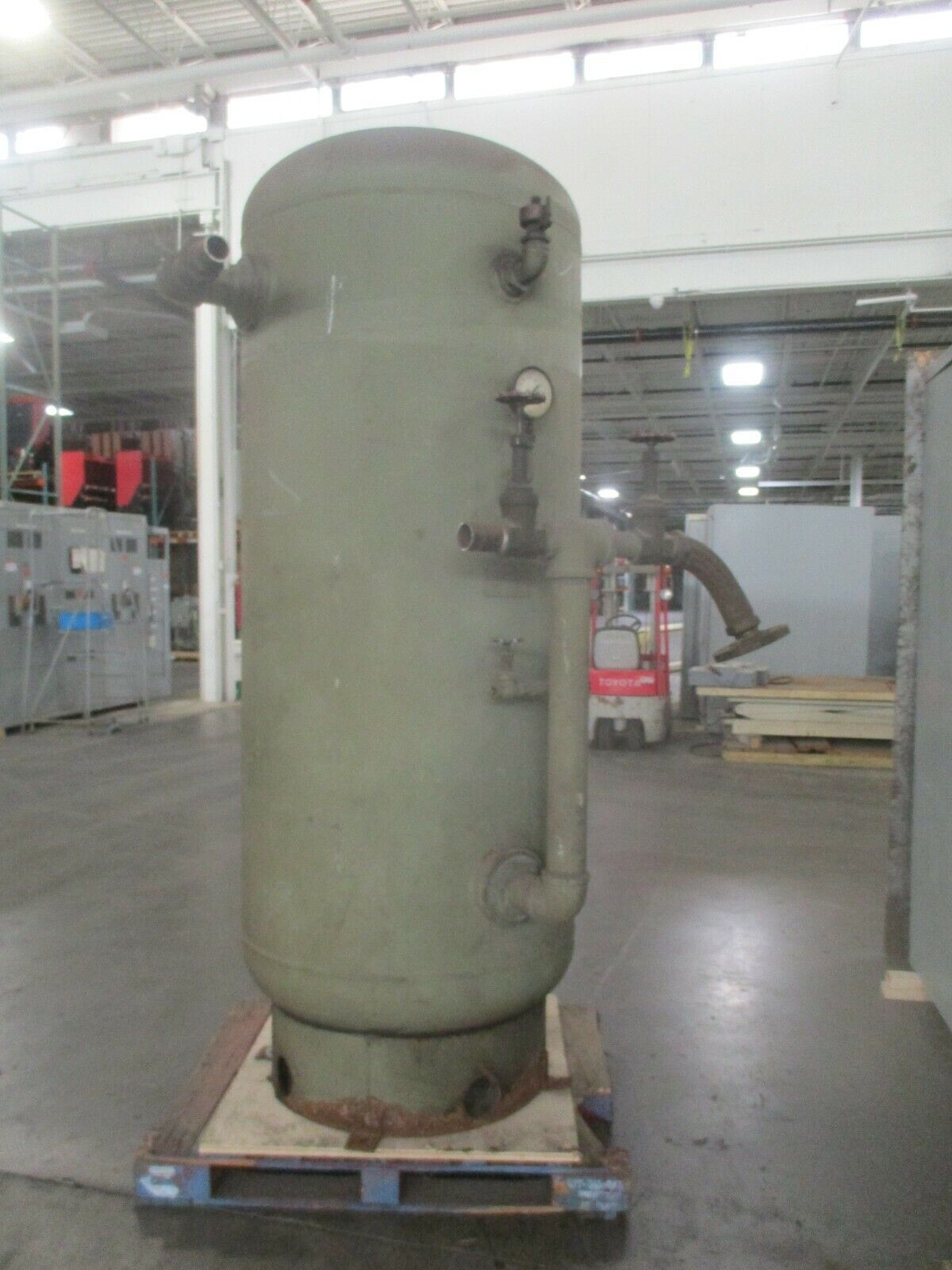 Wessels Water Tank 89610 250 Gallon 125PSI Used