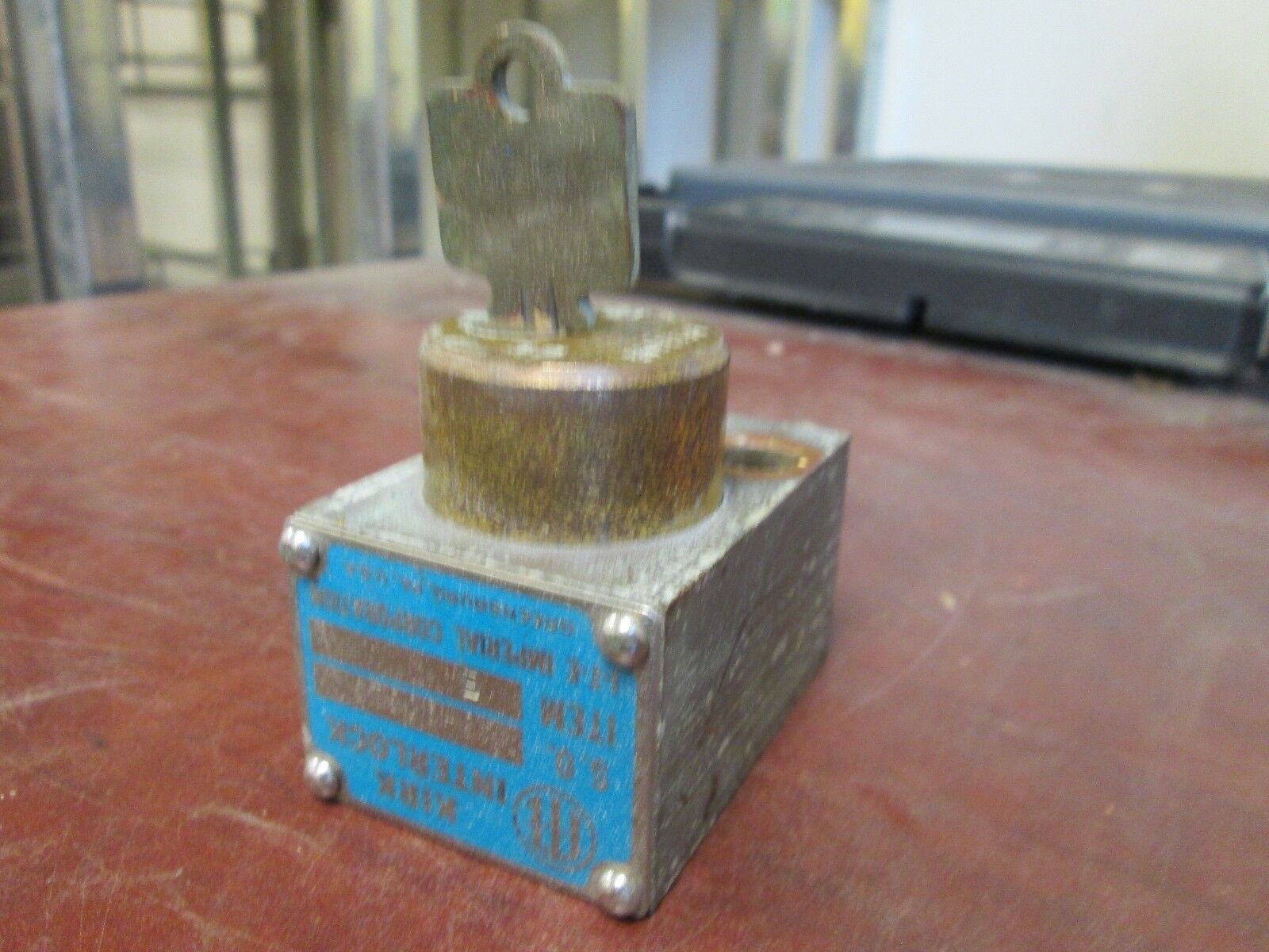 Kirk Interlock 45-90613 Stab Length: 2" to 2-3/4" Used