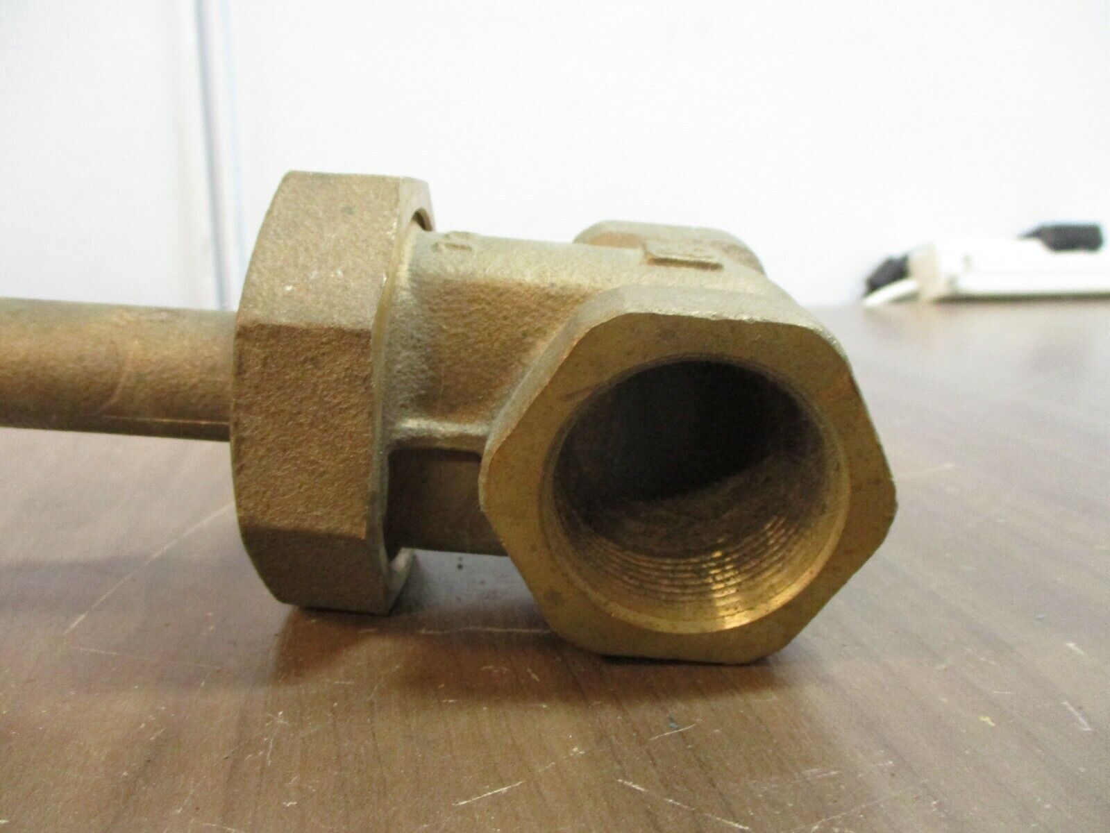 Hammond Gate Valve IB629 Size: 1 1/4" Used