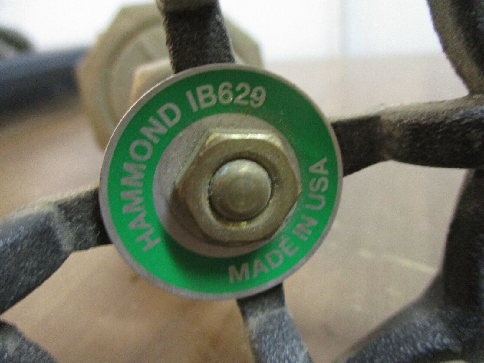 Hammond Gate Valve IB629 Size: 1 1/4" Used