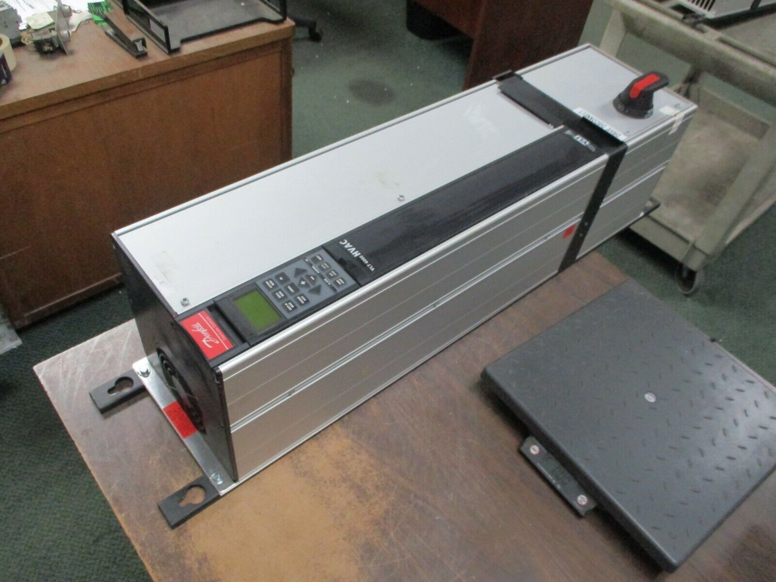 Danfoss VLT 6042 AC Drive w/ Disconnect 175Z7369 40HP 3Ph w/ Keypad Used