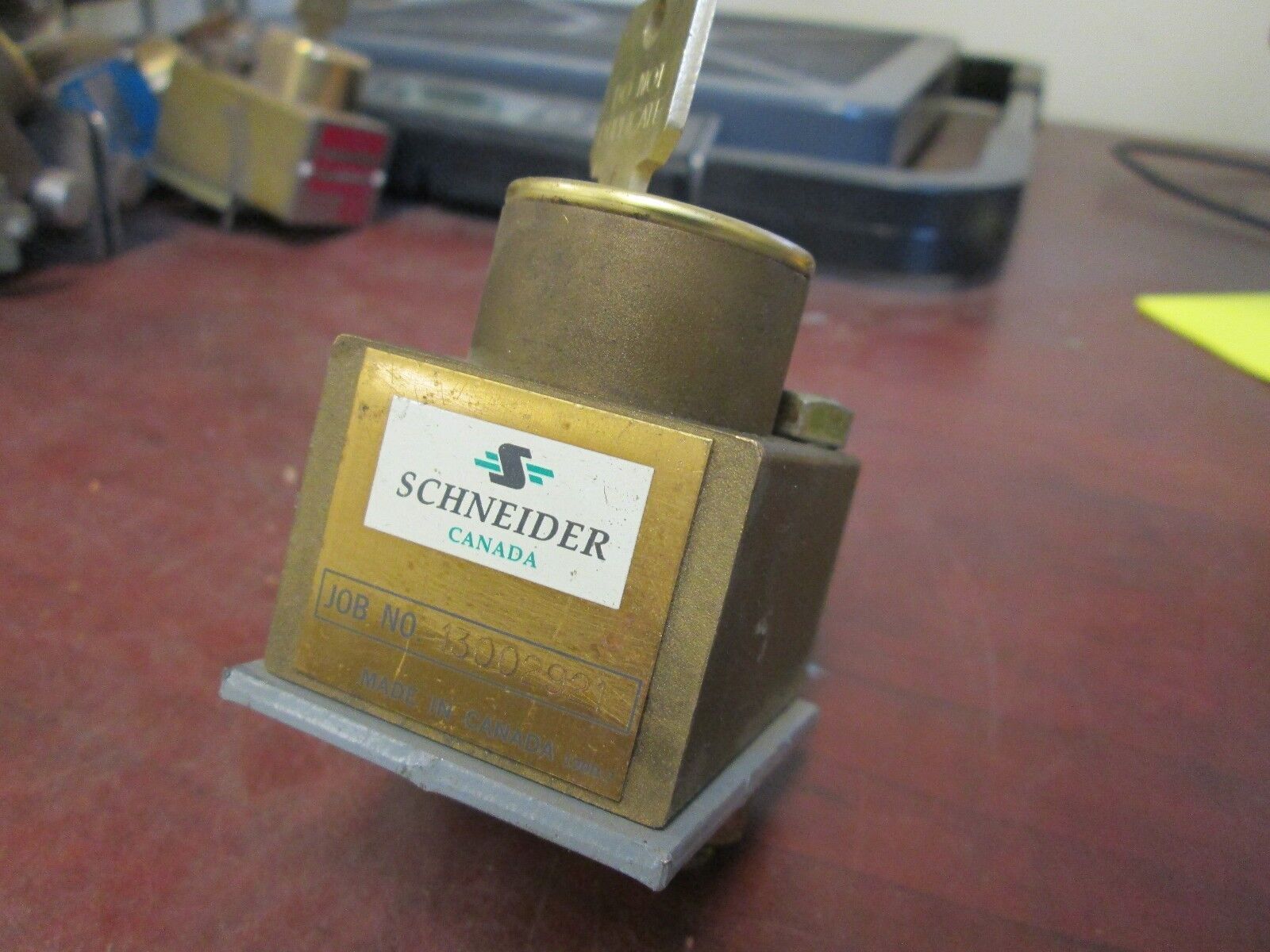 Schneider Lock 13002921 Stab Length: 1" to 1-3/4" Used