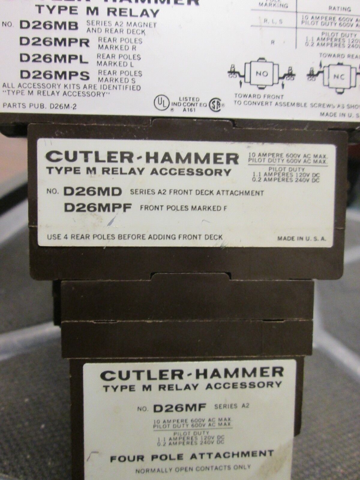 Cutler-Hammer Type M Relay D26MPR w/ D26MF 120V Coil 10A 600V Chipped Corner