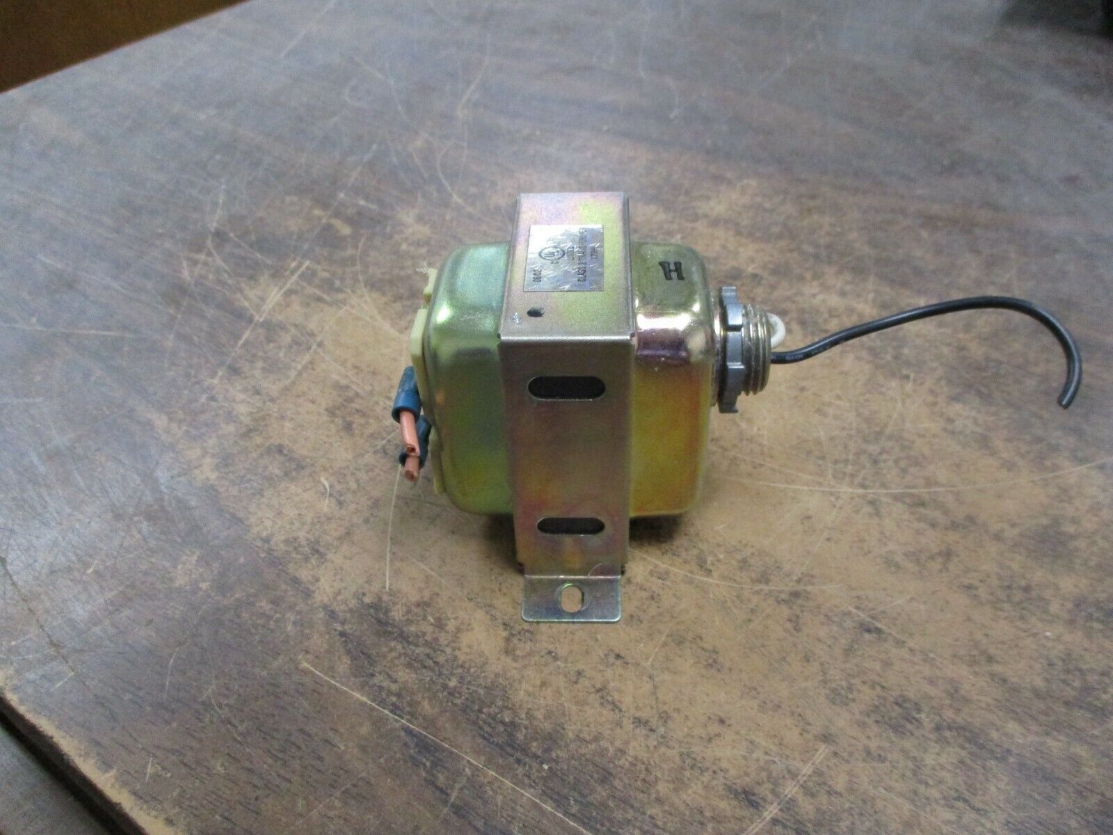 Honeywell Transformer AT72D 1089 40VA Pri: 120V Sec: 24V Used