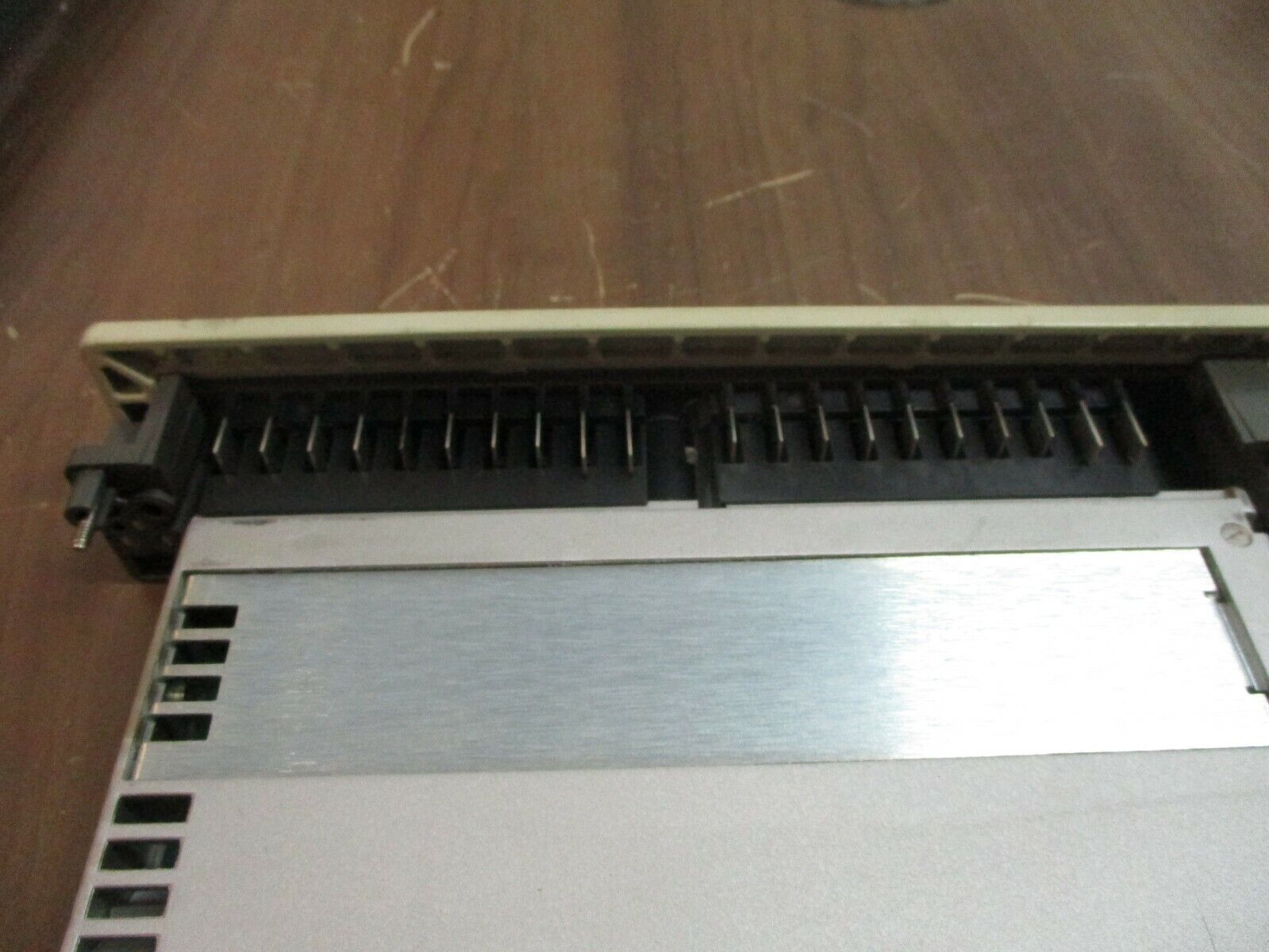 AEG Modicon Isolated Output Module AS-B810-008 115VAC Used