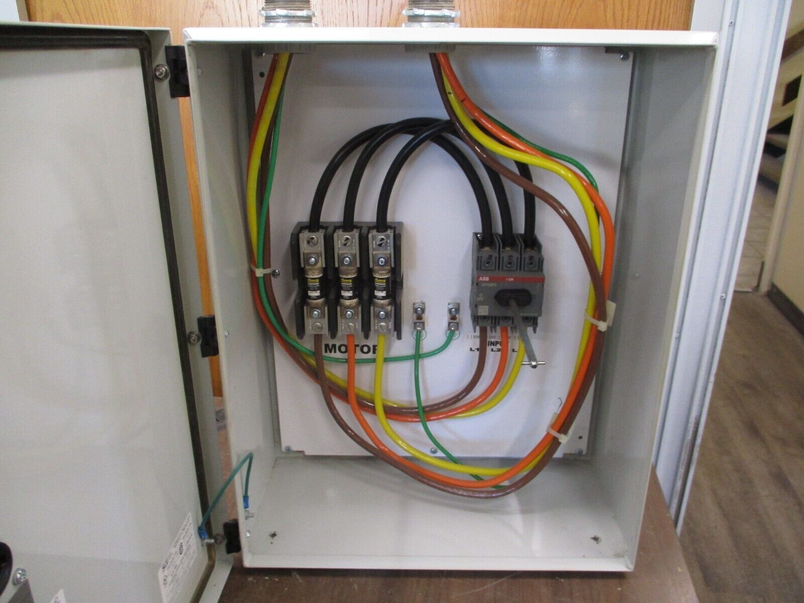 ABB Enclosed Disconnect w/ Fuses NF10012-3PB-JJS100 100A 3P JJS-100 Fuses Used