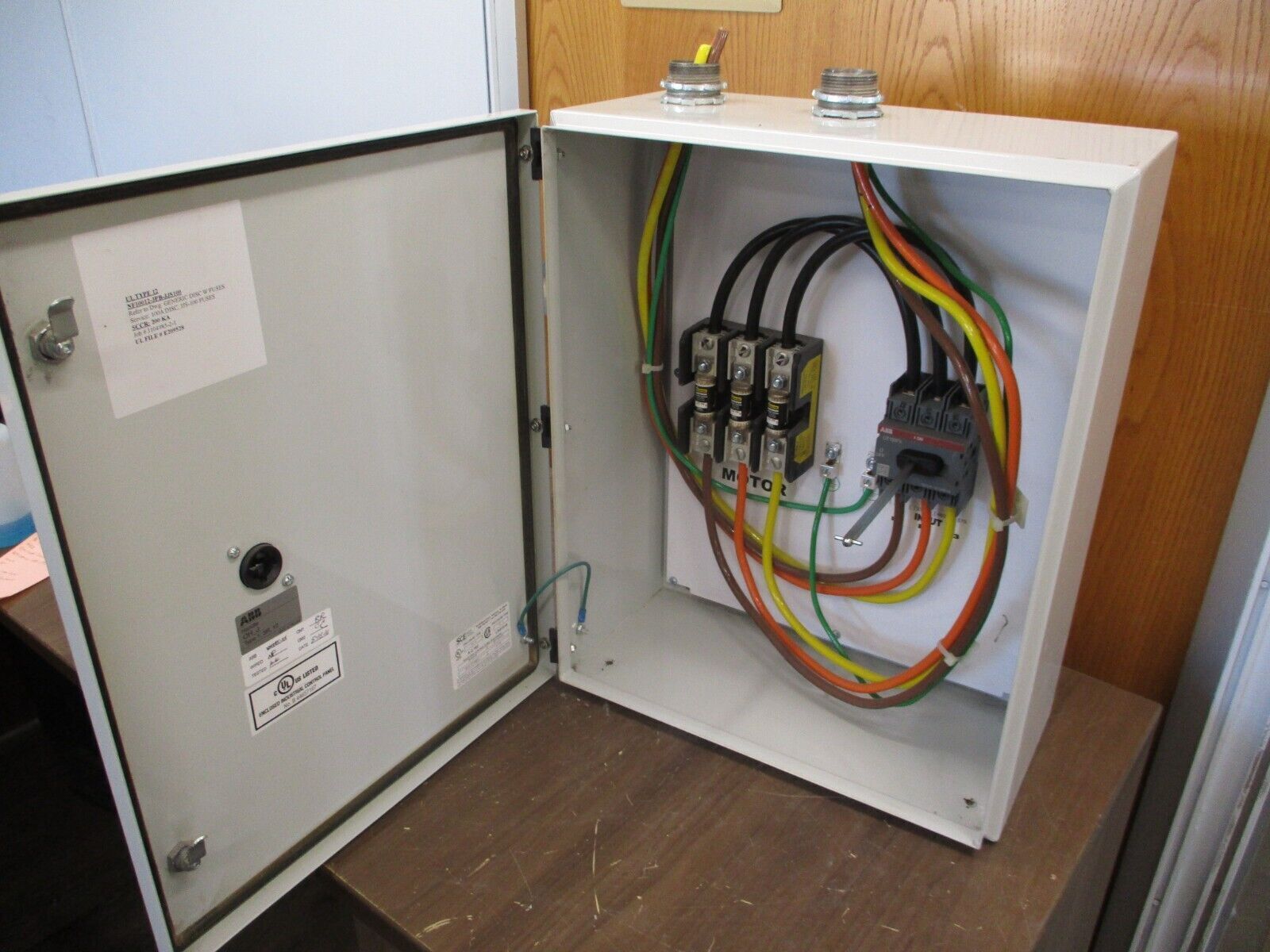 ABB Enclosed Disconnect w/ Fuses NF10012-3PB-JJS100 100A 3P JJS-100 Fuses Used