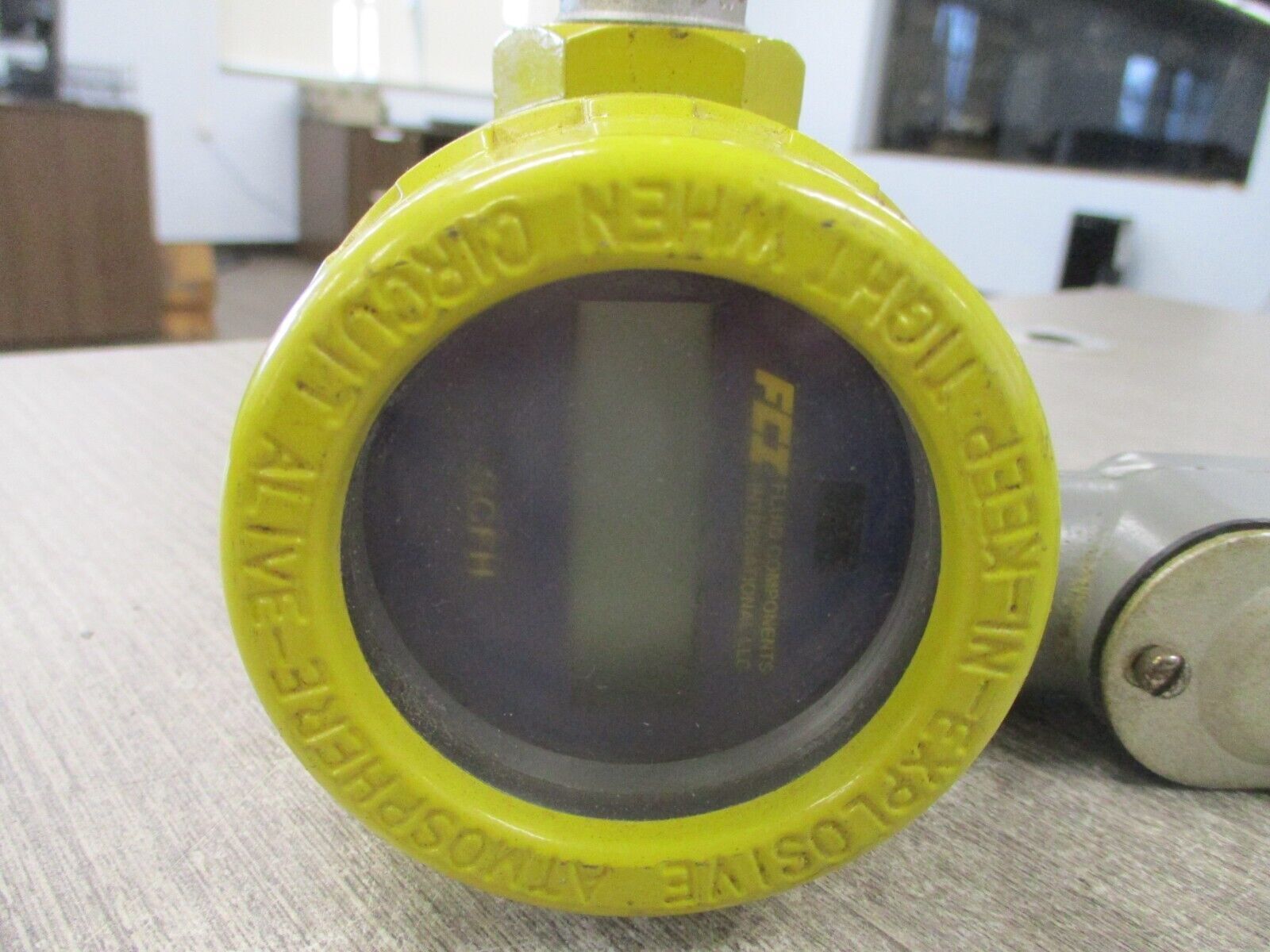 FCI Flow Monitor 017949-VEFB4 85-265VAC 500PSIG Used