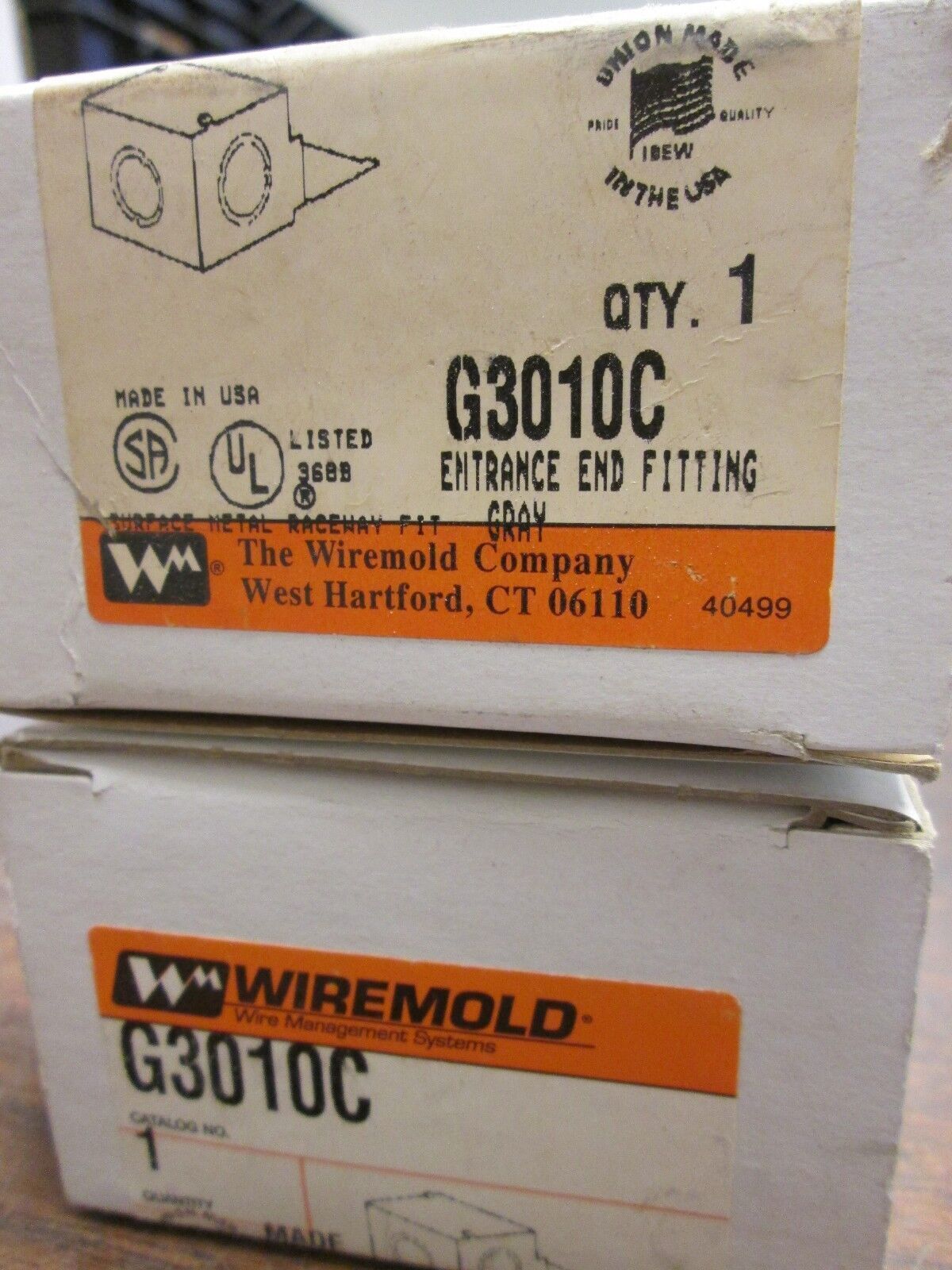 Wiremold Entrance End Fitting G3010C Lot of 2 New Surplus