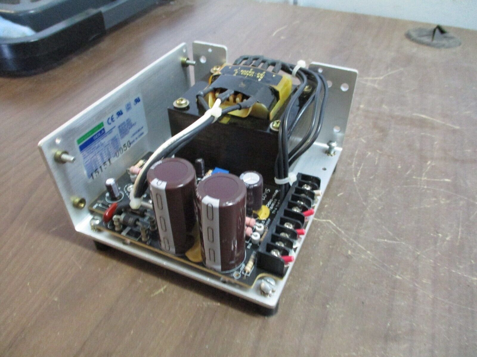 Sola Regulated Power Supply SLS-24-024T Input: 100-240V 0.5-1A Used