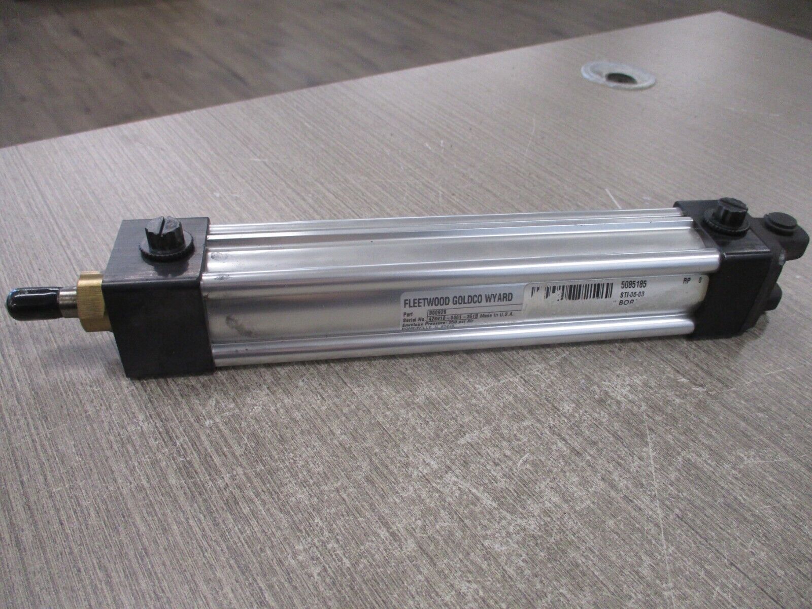 Fleetwood Goldco Wyard Pneumatic Air Cylinder 300928 250PSI *No Box* New Surplus