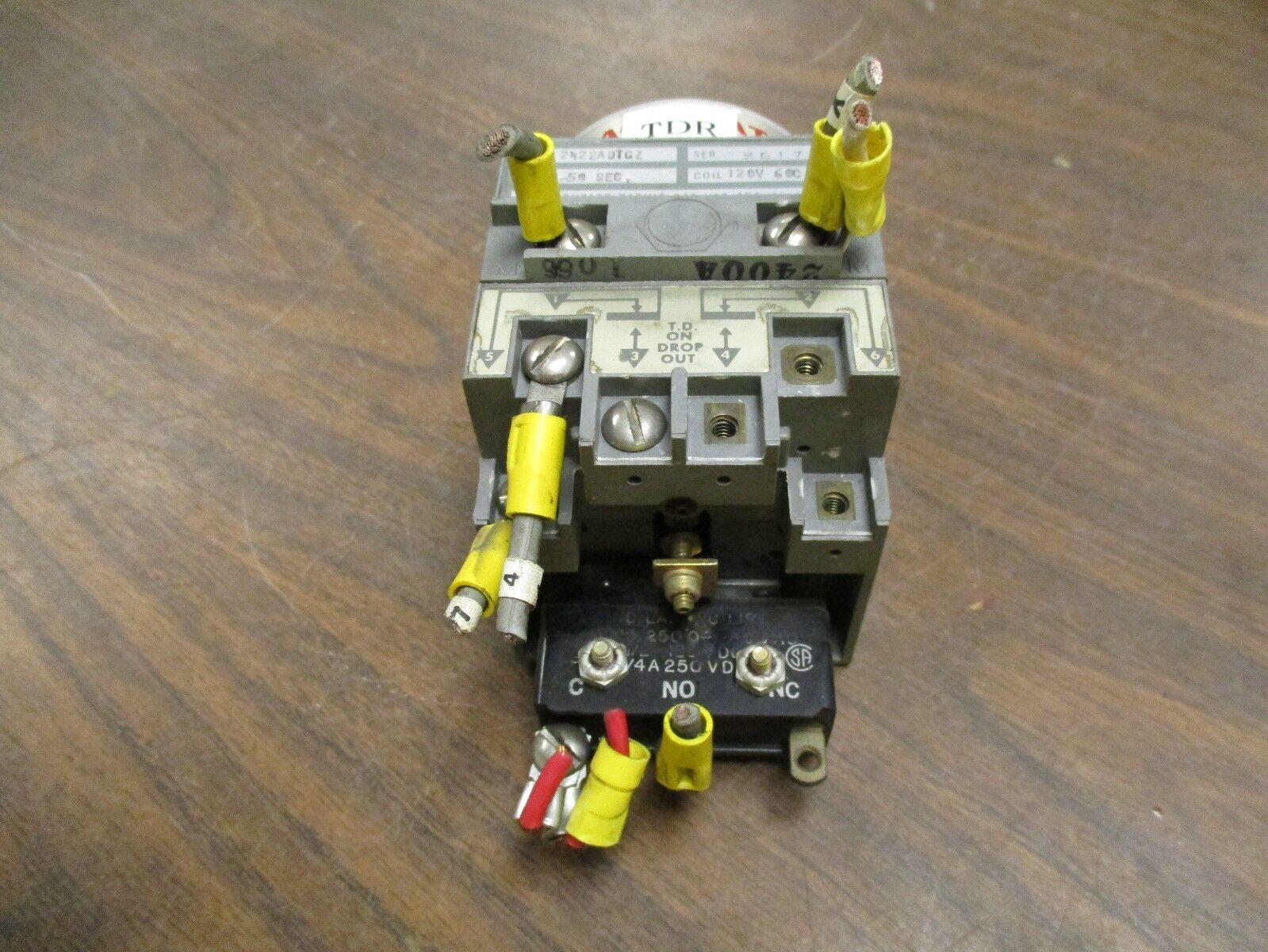 Agastat Timer 2422ADTGZ Range:2.5-50sec 120V Coil *Missing Terminal Screws* Used