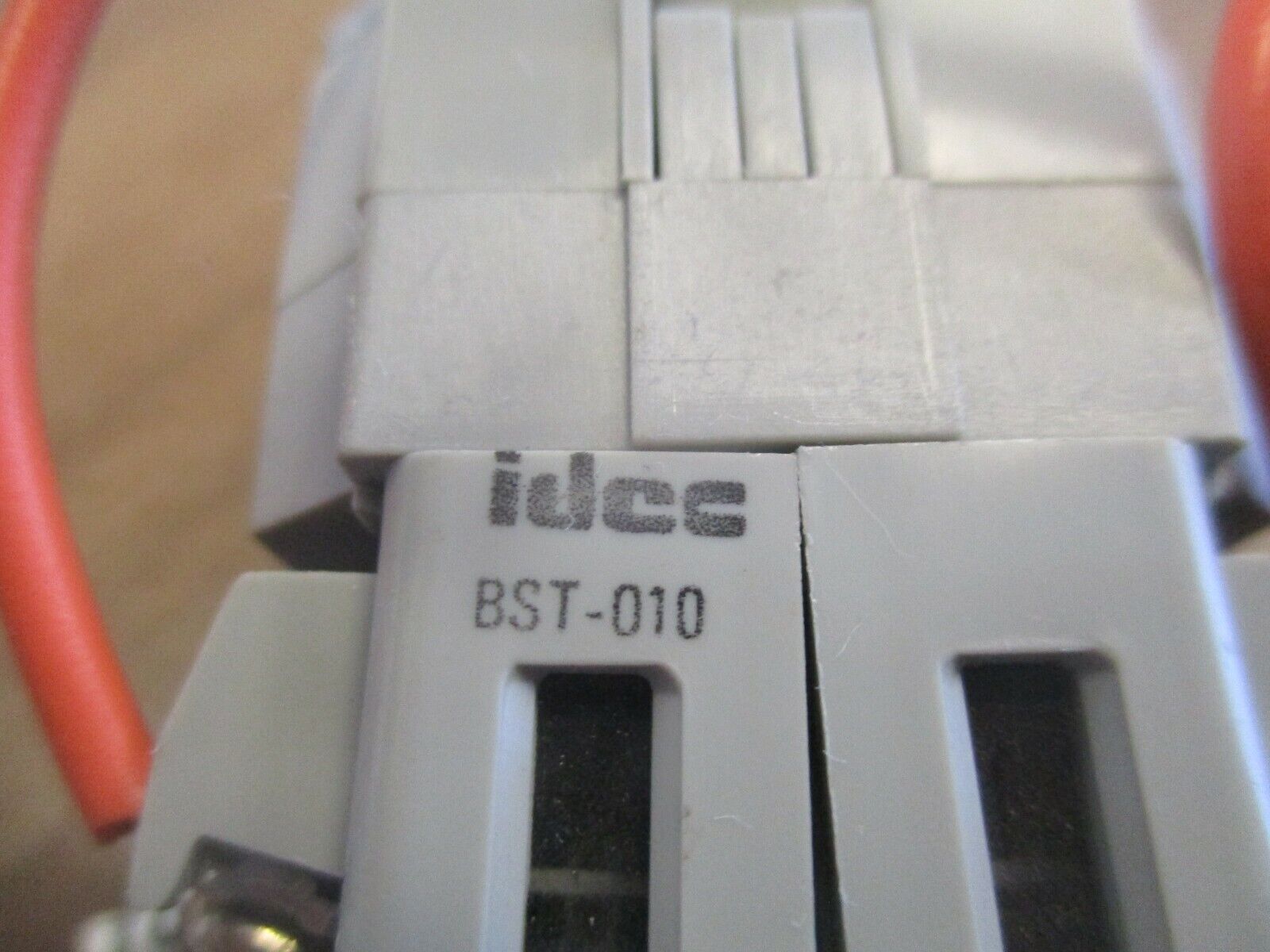 Idec Illuminated Pushbutton BST-010/BST001 Green Used