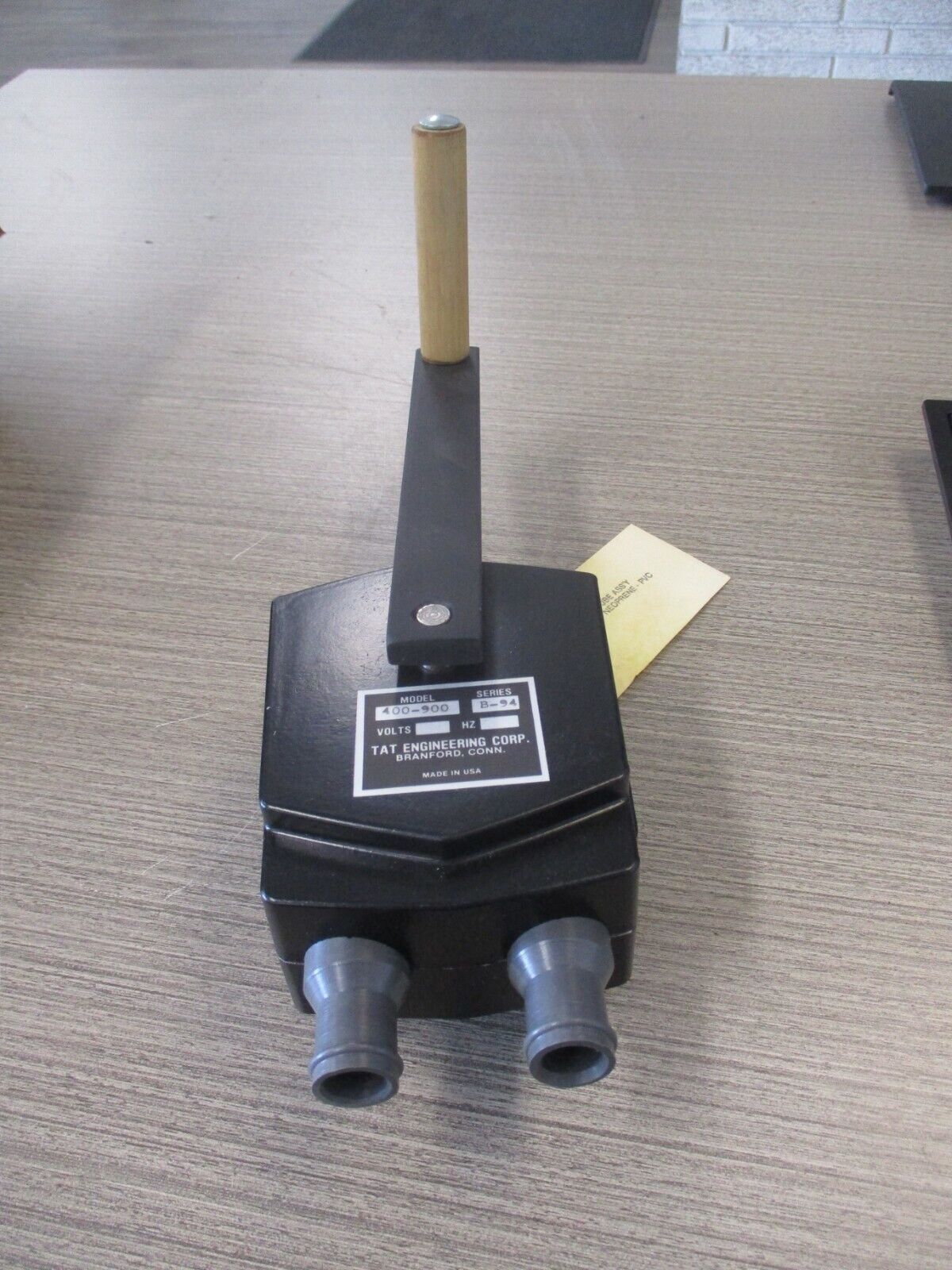 TAT Engineering Series B-94 Hand Pump 400-900 *New Surplus*