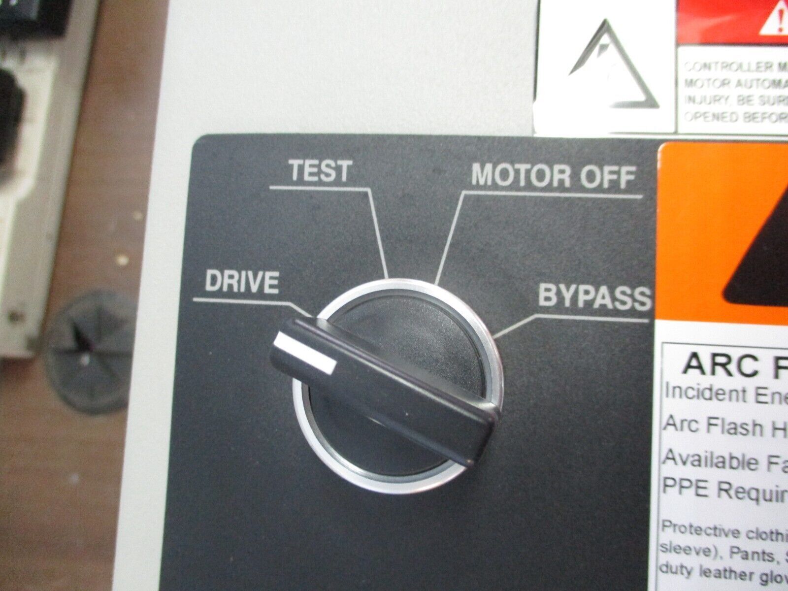 Rockwell Automation VTAC 9 AC Drive w/ Bypass 9VT-2541H0-D00 25HP 3Ph w/ Keypad