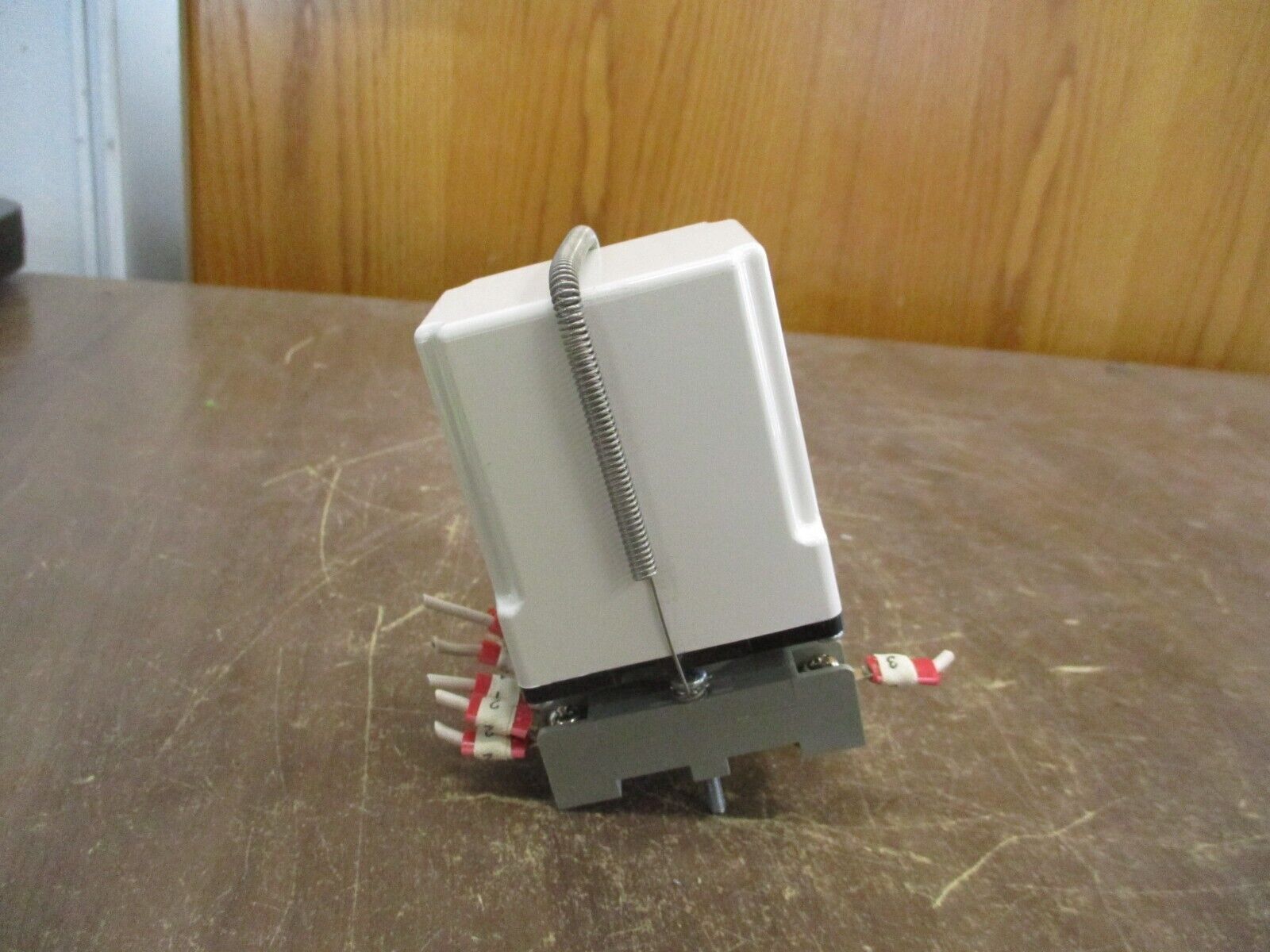 Square D Timing Relay 9050 JCK1F5V14 Ser. D Delay: Fixed 5 Sec w/ Base Used