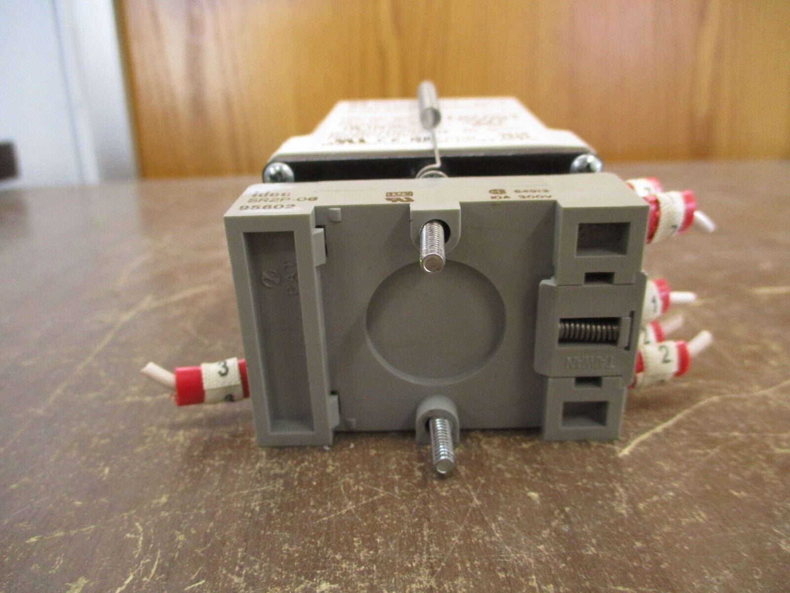 Square D Timing Relay 9050 JCK1F5V14 Ser. D Delay: Fixed 5 Sec w/ Base Used