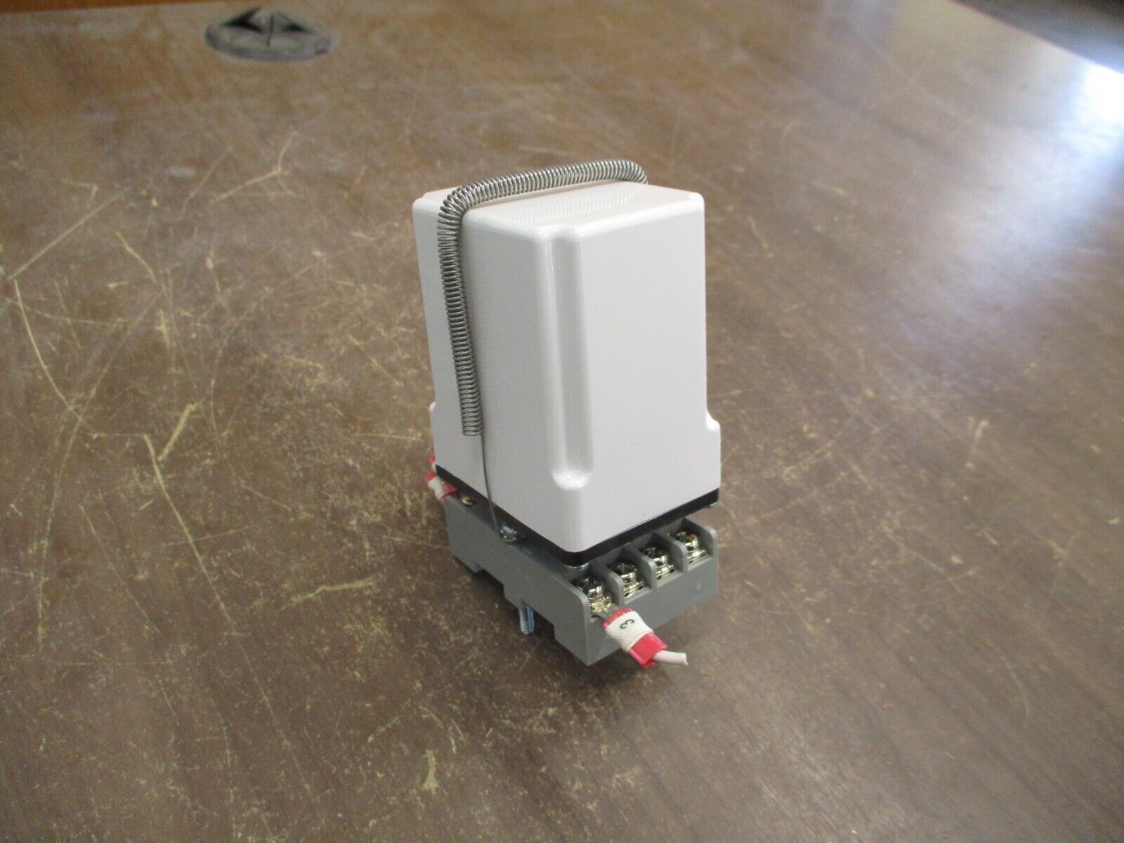 Square D Timing Relay 9050 JCK1F5V14 Ser. D Delay: Fixed 5 Sec w/ Base Used
