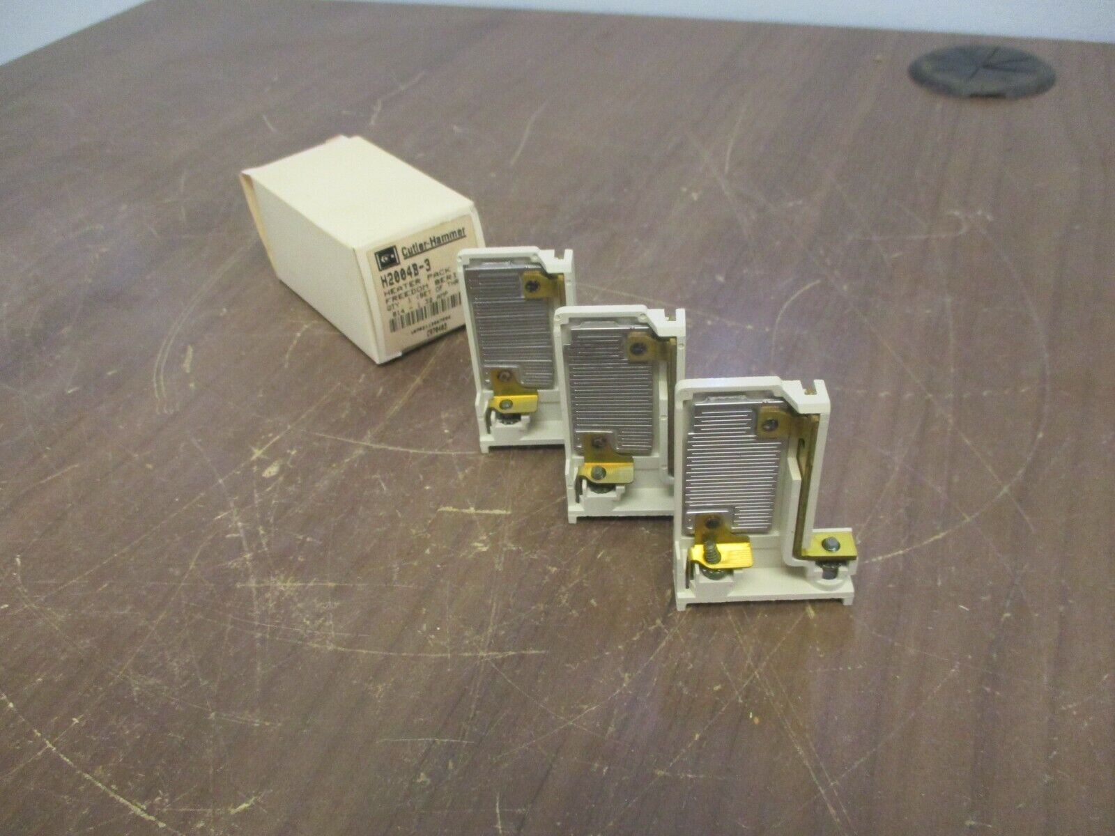 Cutler-Hammer Freedom Series Heater Pack H2004B 0.814-1.32A New Surplus Set of 3