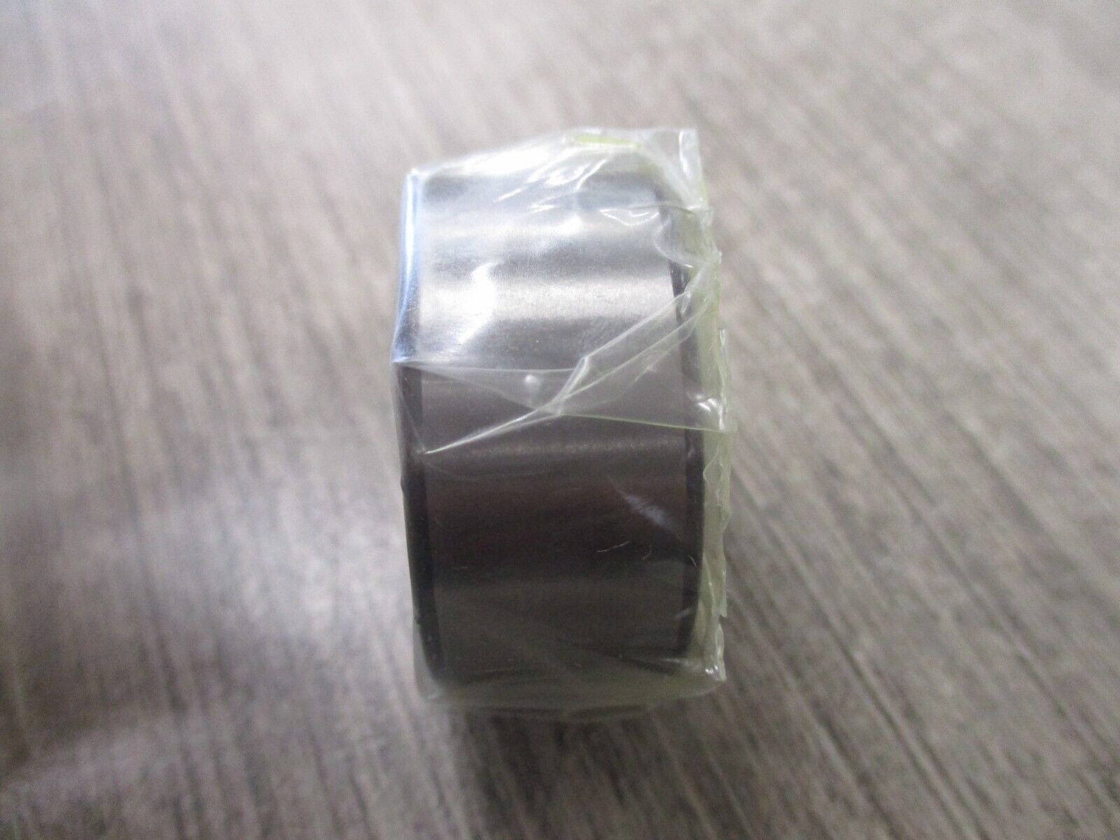 SKF Cam Roller 305801 C-2Z New Surplus