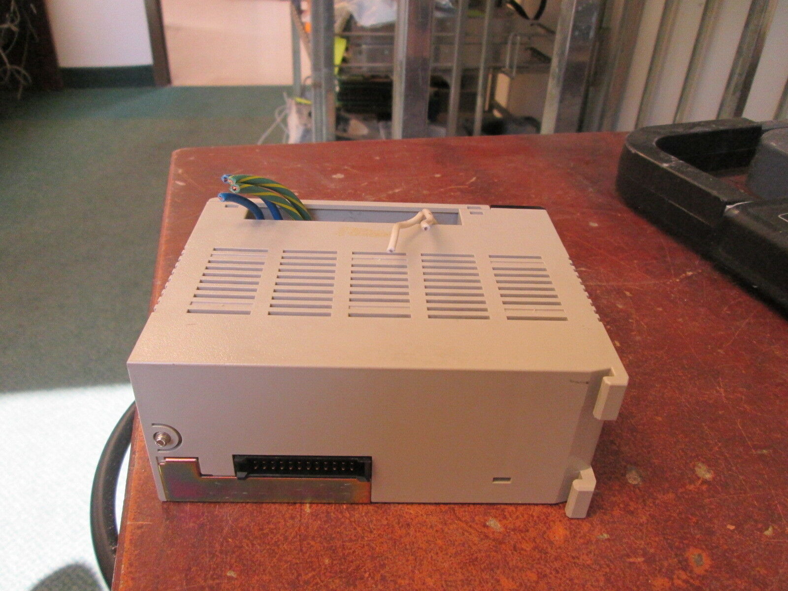 Omron PA204R Power Supply Unit C200HW-PA204R Used
